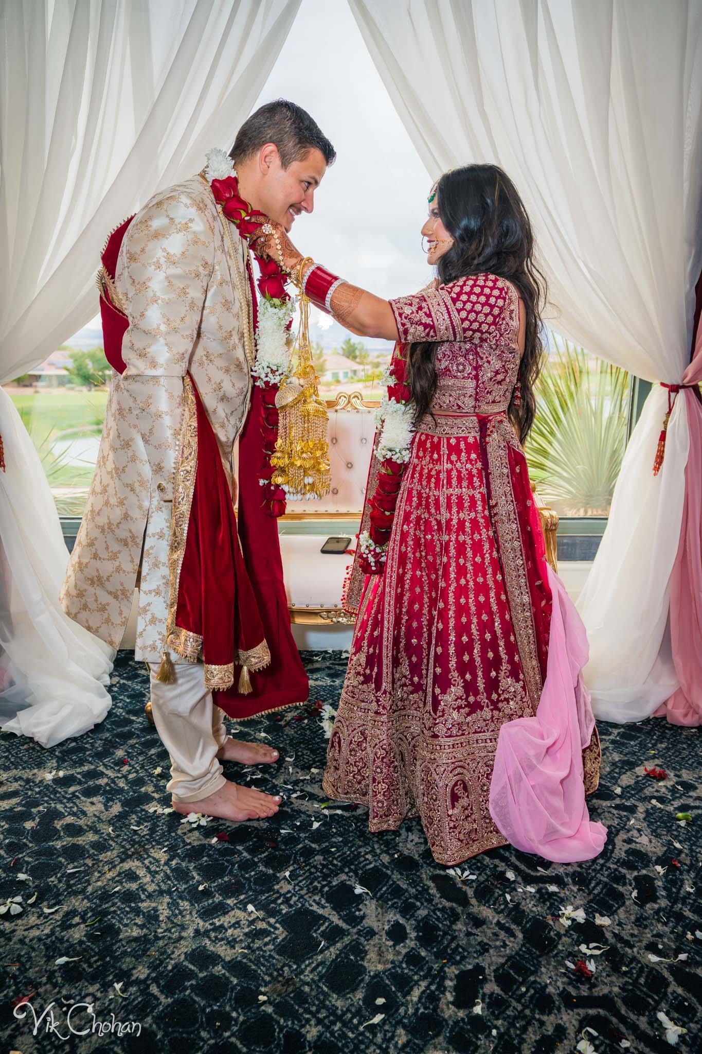 2022-06-09-Annie-&-Steven-Las-Vegas-Indian-Wedding-Ceremony-Photography-Vik-Chohan-Photography-Photo-Booth-Social-Media-VCP-203.jpg
