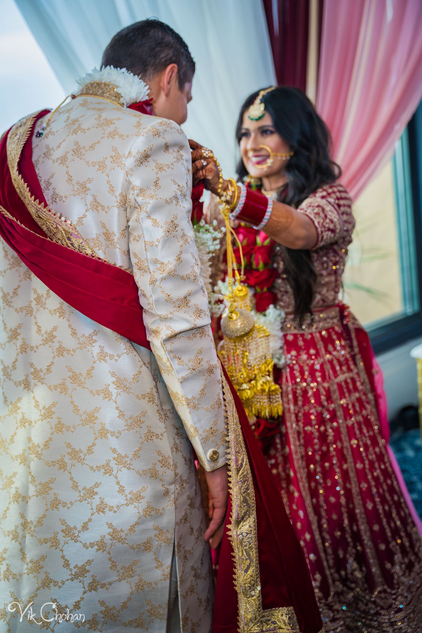 2022-06-09-Annie-&-Steven-Las-Vegas-Indian-Wedding-Ceremony-Photography-Vik-Chohan-Photography-Photo-Booth-Social-Media-VCP-204.jpg
