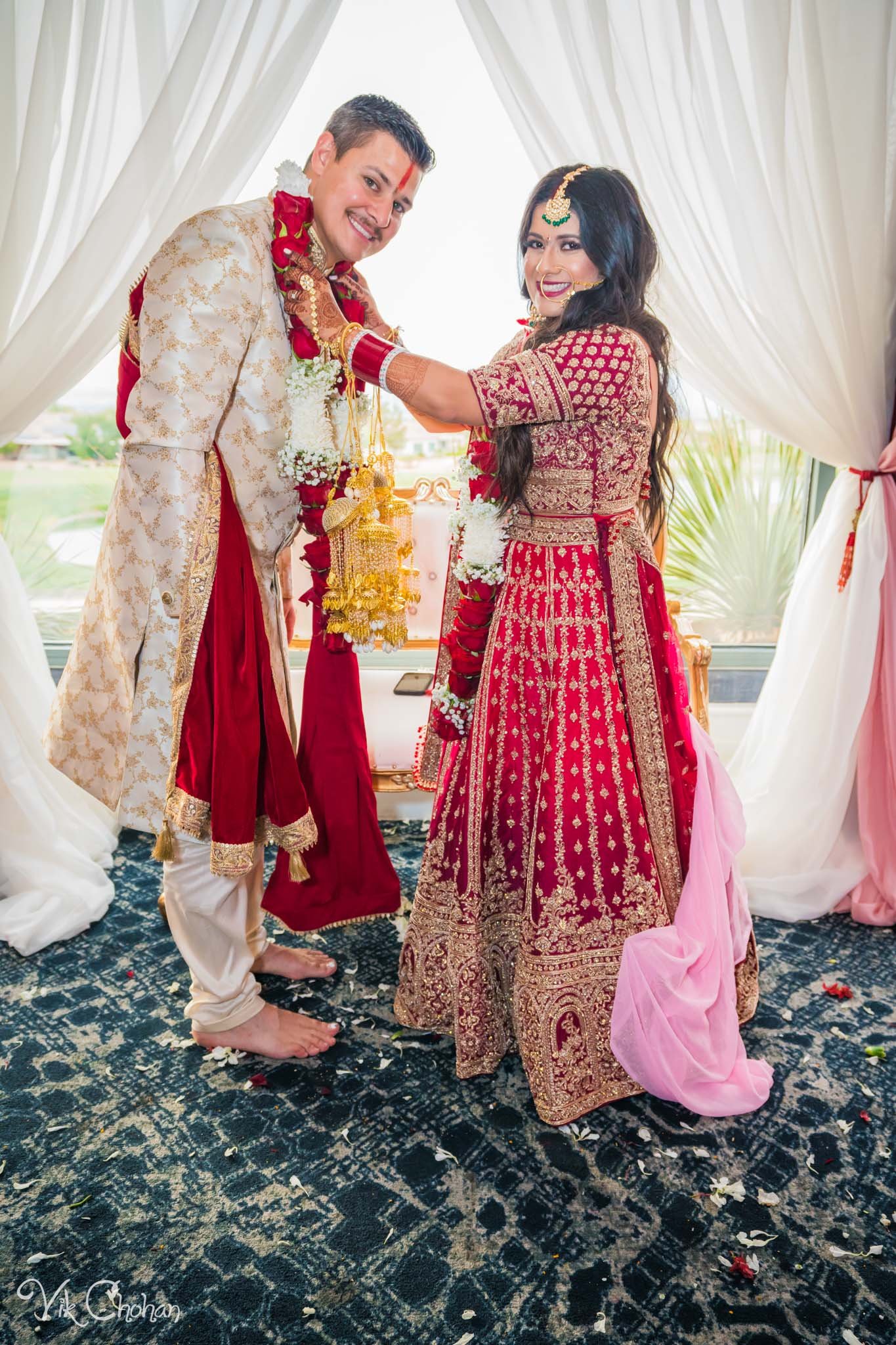 2022-06-09-Annie-&-Steven-Las-Vegas-Indian-Wedding-Ceremony-Photography-Vik-Chohan-Photography-Photo-Booth-Social-Media-VCP-205.jpg
