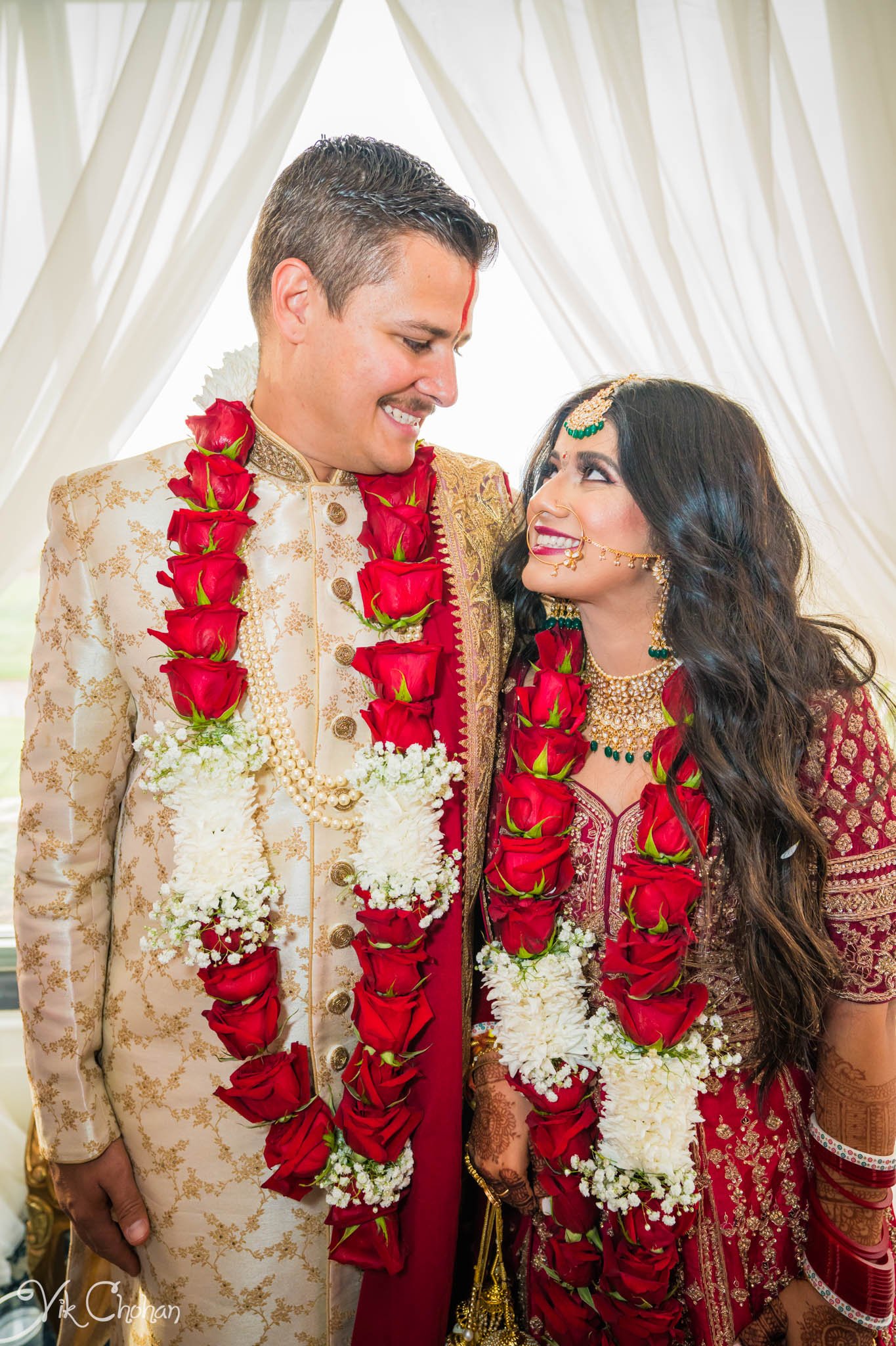 2022-06-09-Annie-&-Steven-Las-Vegas-Indian-Wedding-Ceremony-Photography-Vik-Chohan-Photography-Photo-Booth-Social-Media-VCP-209.jpg