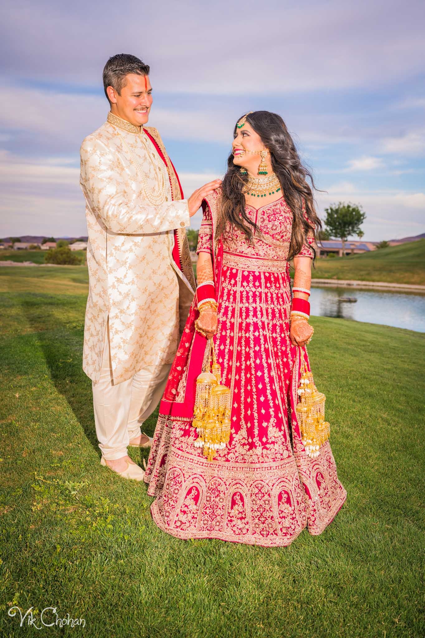 2022-06-09-Annie-&-Steven-Las-Vegas-Indian-Wedding-Ceremony-Photography-Vik-Chohan-Photography-Photo-Booth-Social-Media-VCP-253.jpg