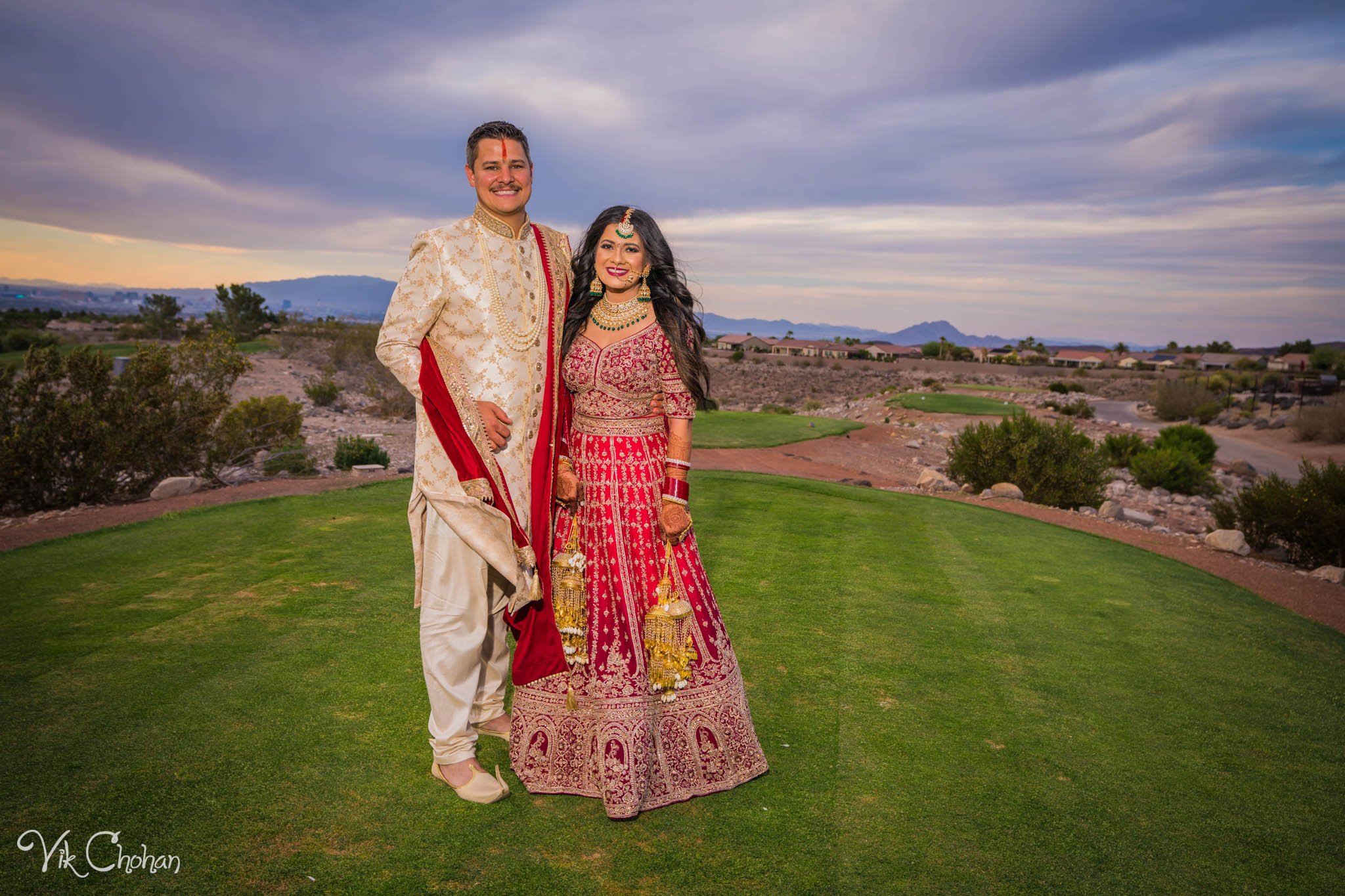 2022-06-09-Annie-&-Steven-Las-Vegas-Indian-Wedding-Ceremony-Photography-Vik-Chohan-Photography-Photo-Booth-Social-Media-VCP-260.jpg