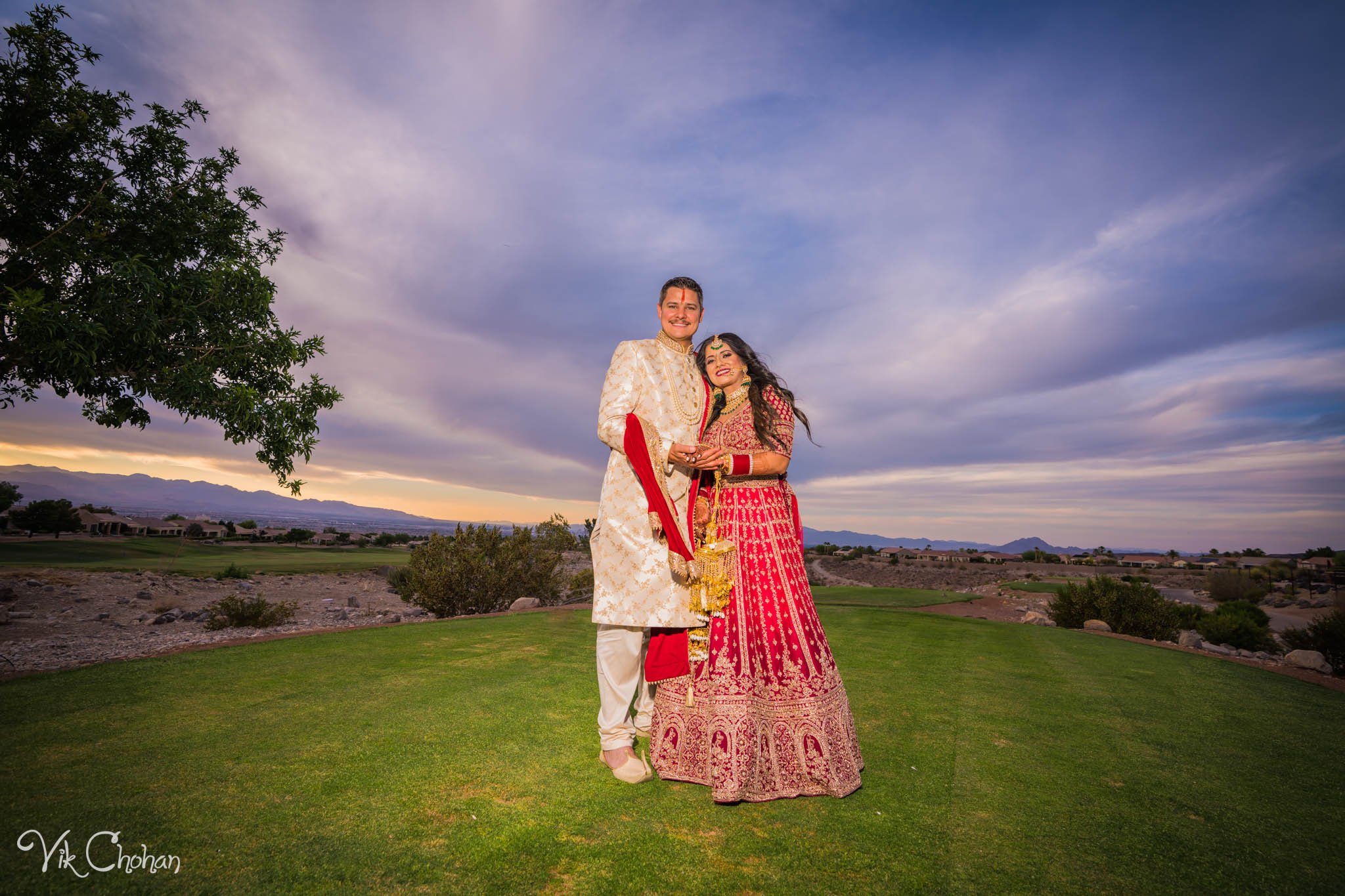 2022-06-09-Annie-&-Steven-Las-Vegas-Indian-Wedding-Ceremony-Photography-Vik-Chohan-Photography-Photo-Booth-Social-Media-VCP-263.jpg