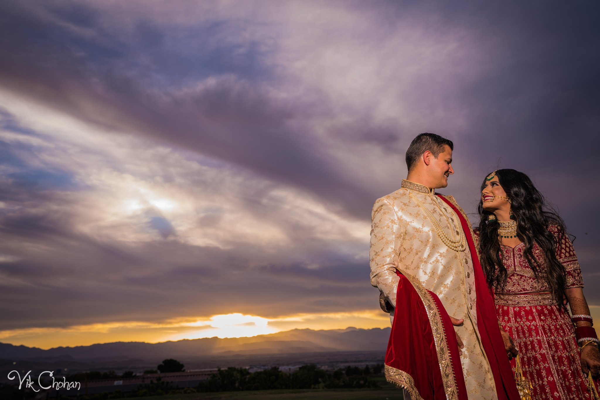 2022-06-09-Annie-&-Steven-Las-Vegas-Indian-Wedding-Ceremony-Photography-Vik-Chohan-Photography-Photo-Booth-Social-Media-VCP-265.jpg