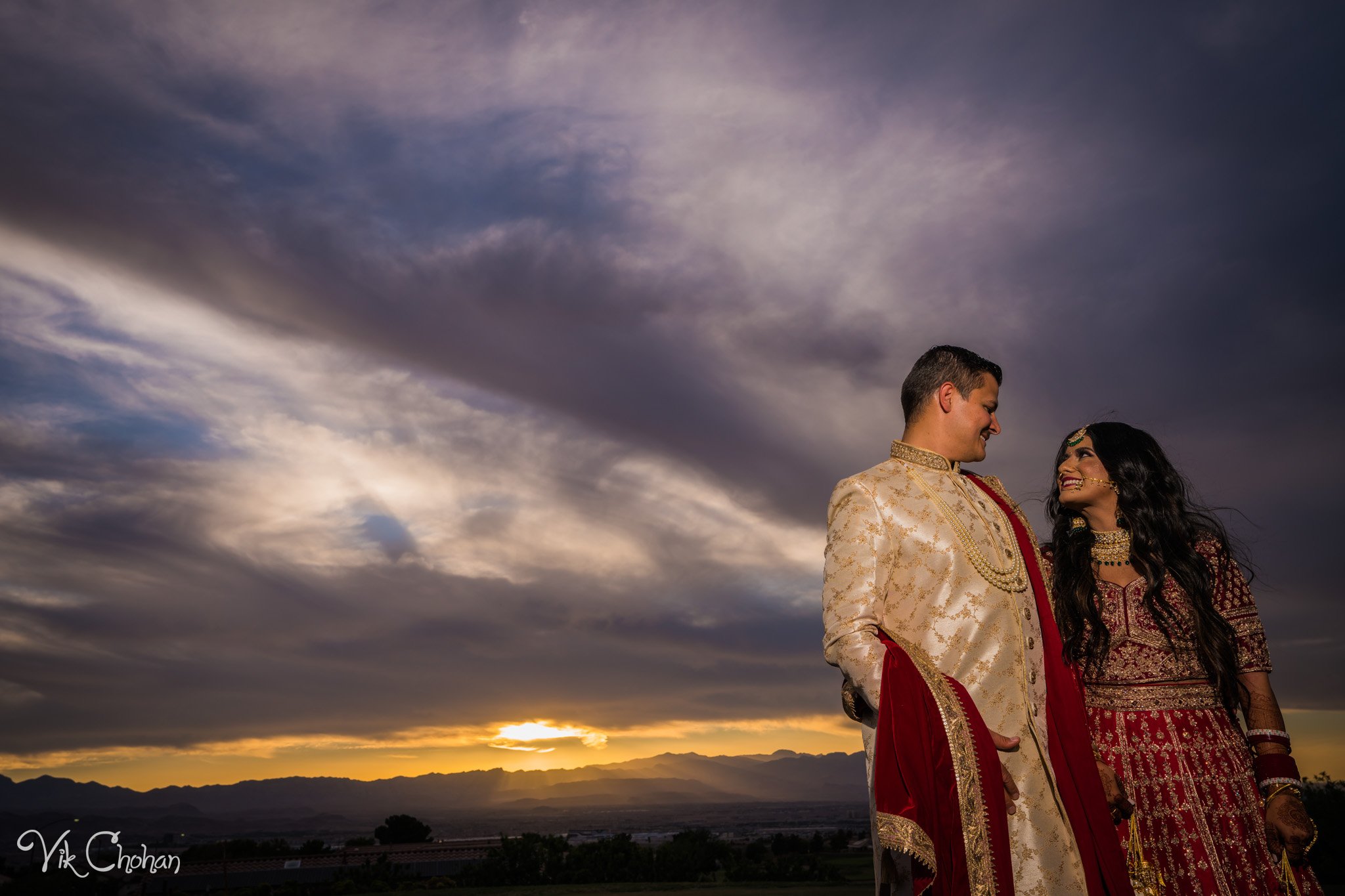 2022-06-09-Annie-&-Steven-Las-Vegas-Indian-Wedding-Ceremony-Photography-Vik-Chohan-Photography-Photo-Booth-Social-Media-VCP-266.jpg