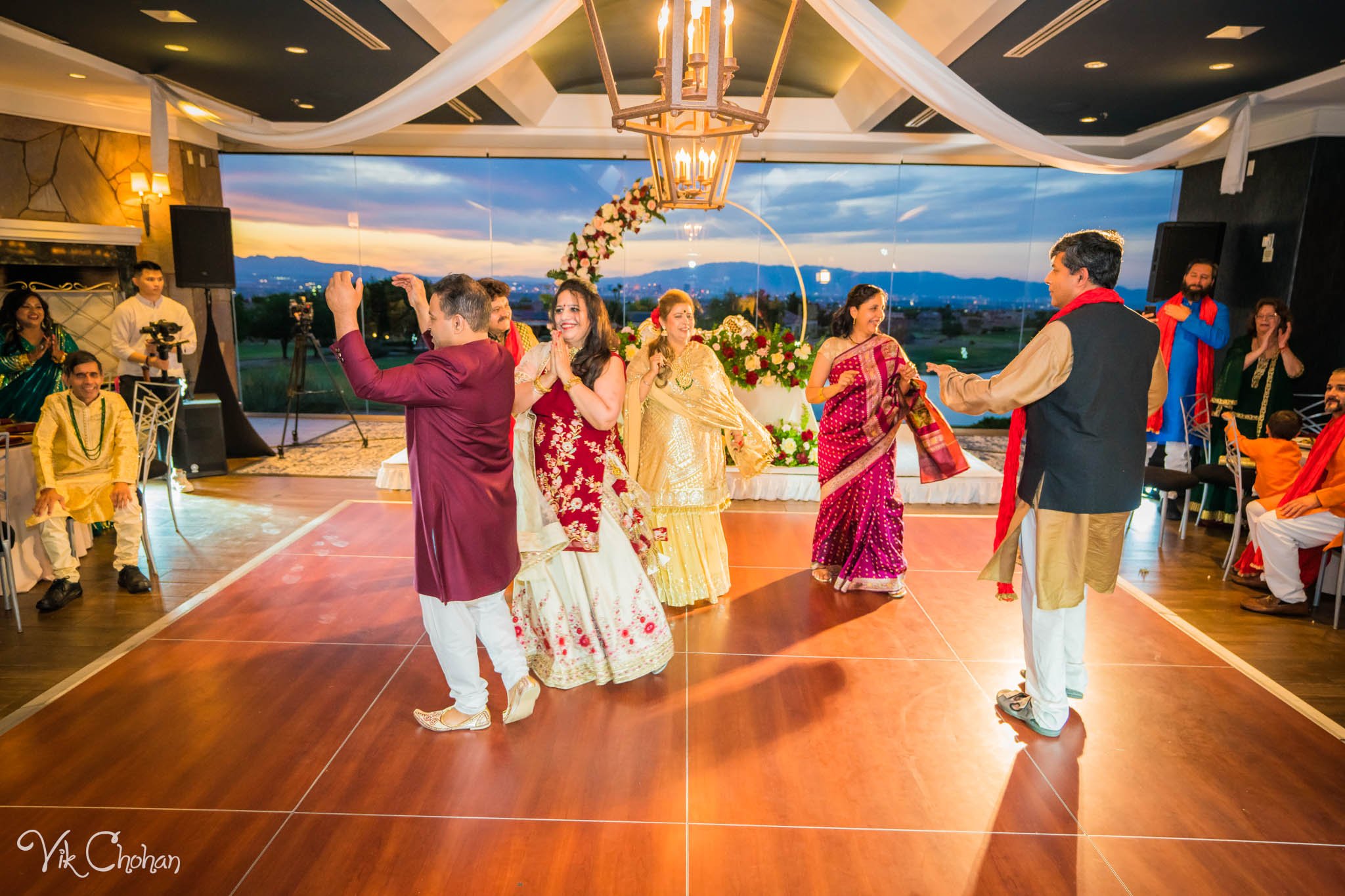 2022-06-09-Annie-&-Steven-Las-Vegas-Indian-Wedding-Ceremony-Photography-Vik-Chohan-Photography-Photo-Booth-Social-Media-VCP-314.jpg