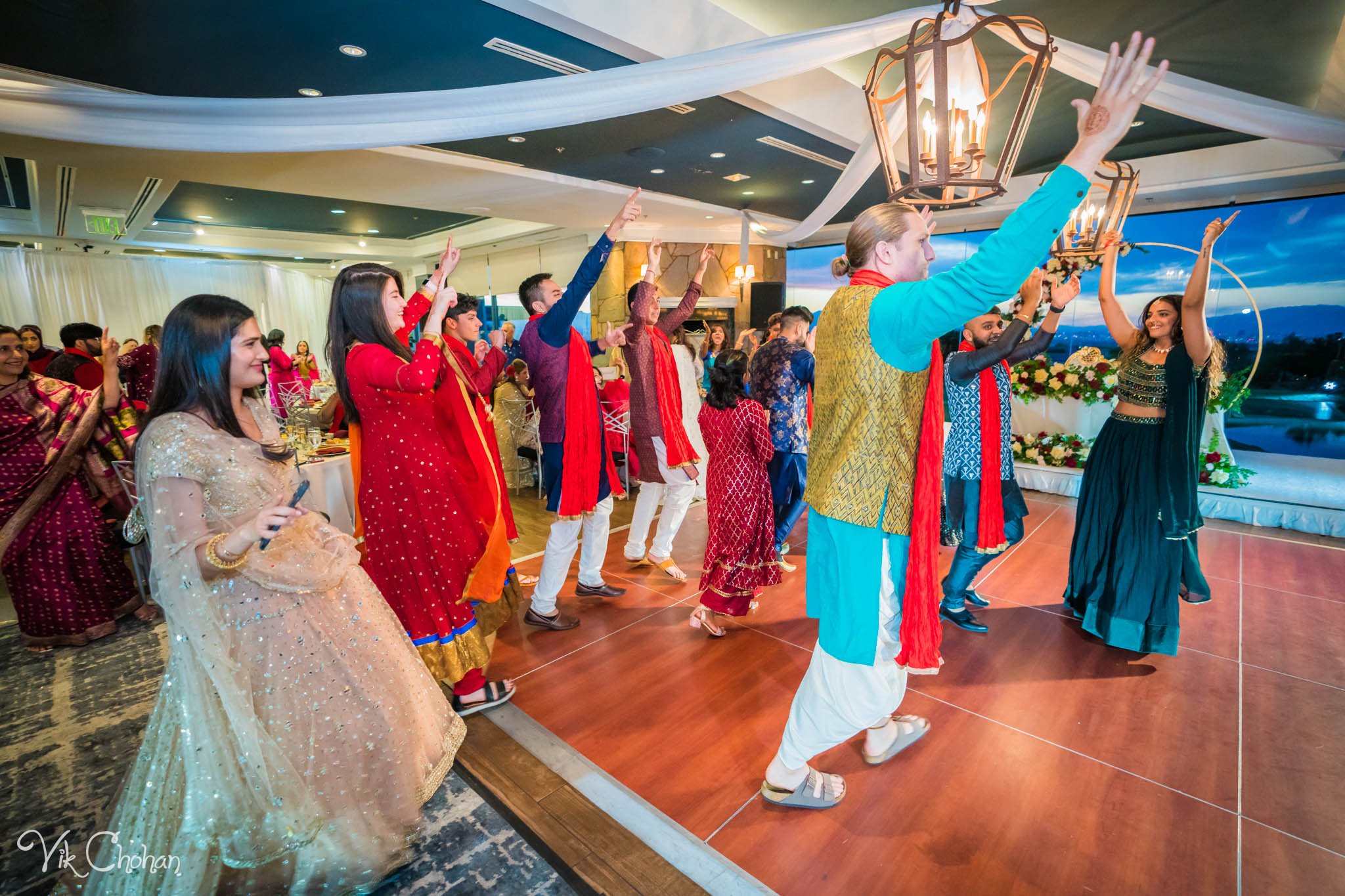 2022-06-09-Annie-&-Steven-Las-Vegas-Indian-Wedding-Ceremony-Photography-Vik-Chohan-Photography-Photo-Booth-Social-Media-VCP-320.jpg