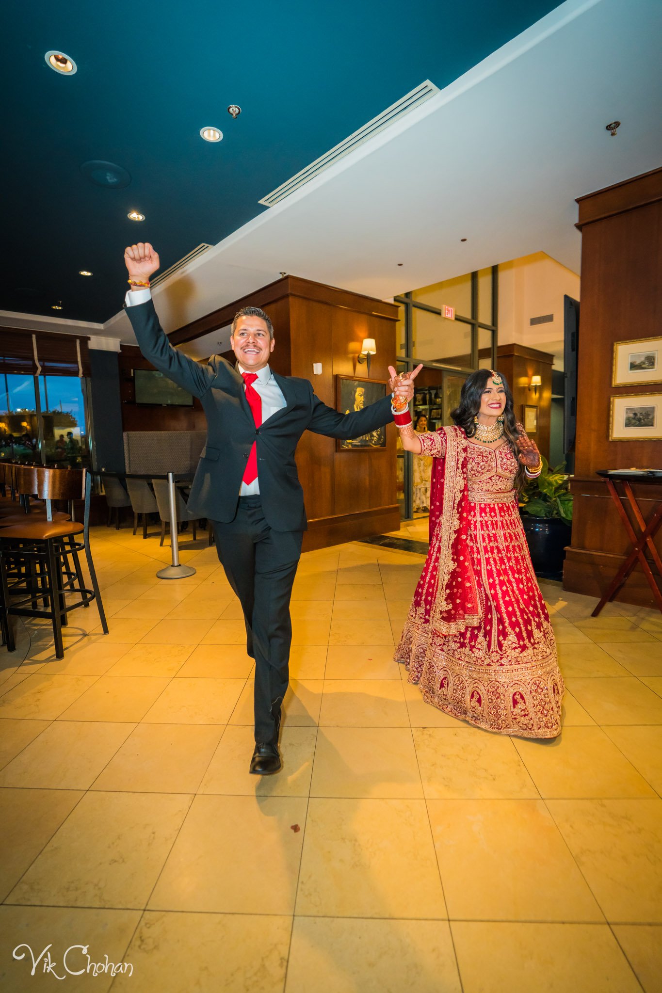 2022-06-09-Annie-&-Steven-Las-Vegas-Indian-Wedding-Ceremony-Photography-Vik-Chohan-Photography-Photo-Booth-Social-Media-VCP-323.jpg