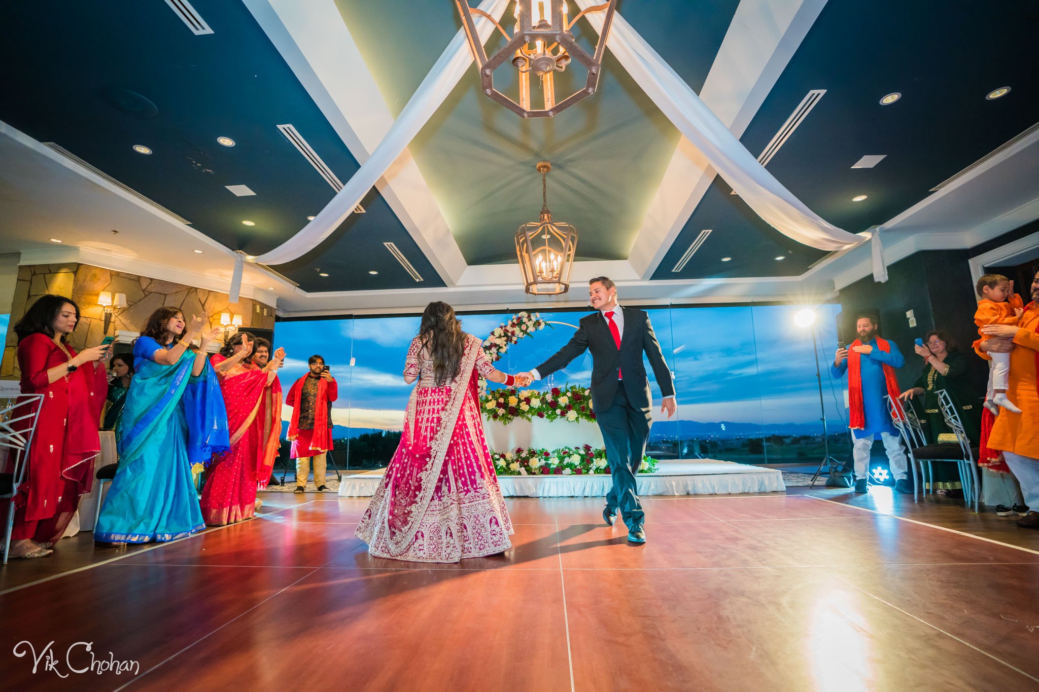 2022-06-09-Annie-&-Steven-Las-Vegas-Indian-Wedding-Ceremony-Photography-Vik-Chohan-Photography-Photo-Booth-Social-Media-VCP-327.jpg