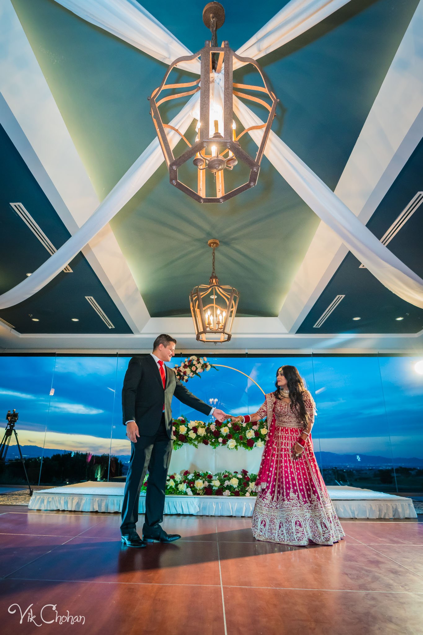 2022-06-09-Annie-&-Steven-Las-Vegas-Indian-Wedding-Ceremony-Photography-Vik-Chohan-Photography-Photo-Booth-Social-Media-VCP-331.jpg