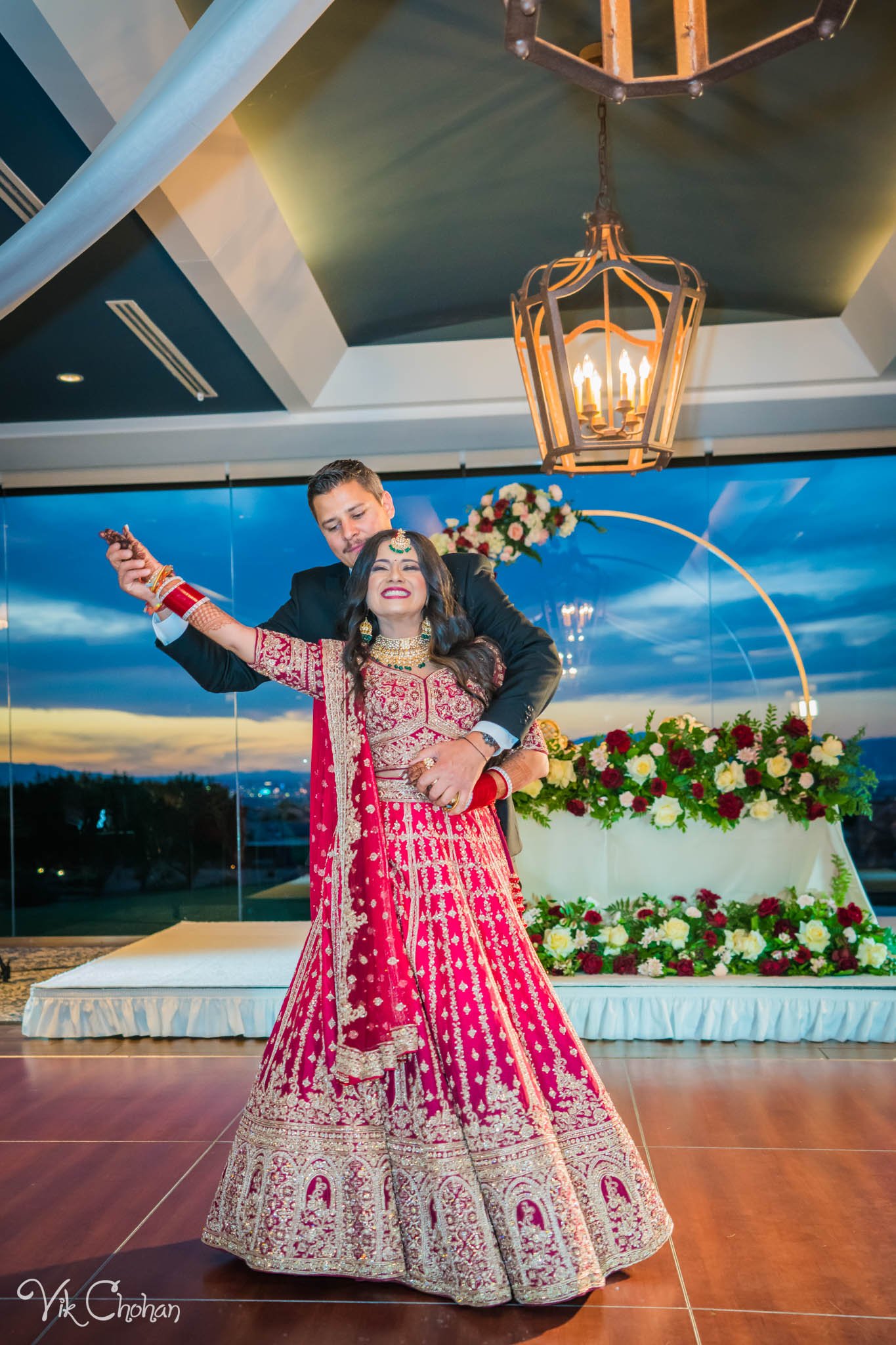 2022-06-09-Annie-&-Steven-Las-Vegas-Indian-Wedding-Ceremony-Photography-Vik-Chohan-Photography-Photo-Booth-Social-Media-VCP-336.jpg