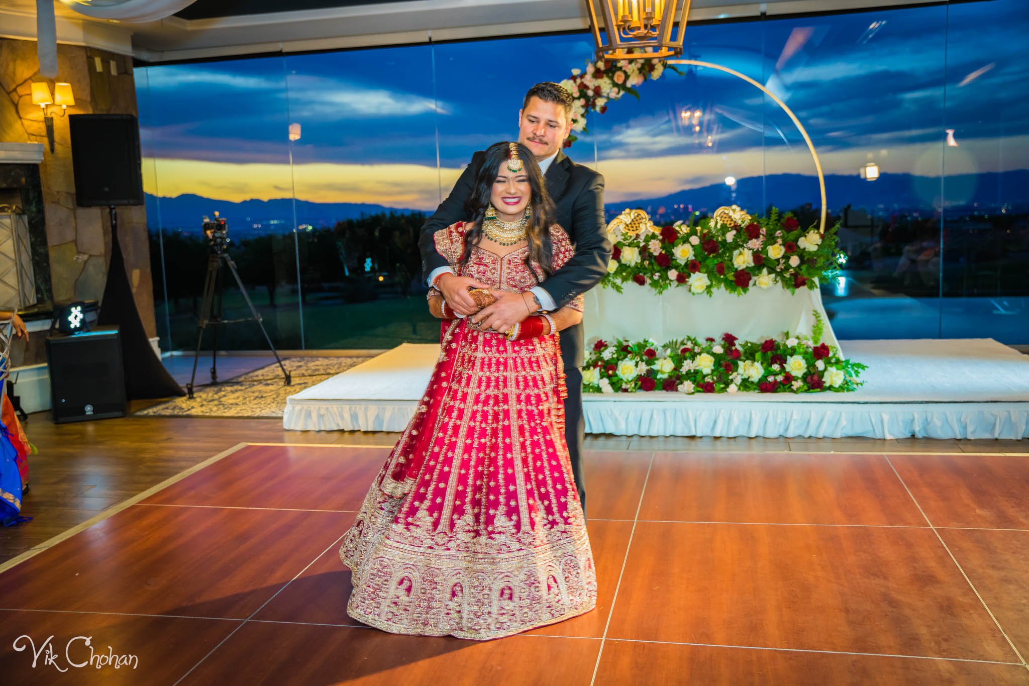 2022-06-09-Annie-&-Steven-Las-Vegas-Indian-Wedding-Ceremony-Photography-Vik-Chohan-Photography-Photo-Booth-Social-Media-VCP-337.jpg