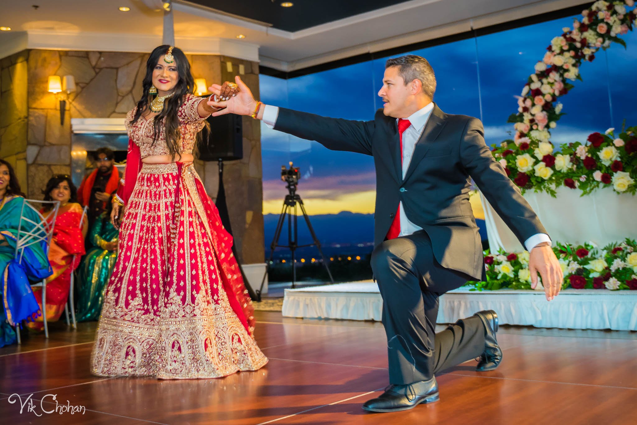 2022-06-09-Annie-&-Steven-Las-Vegas-Indian-Wedding-Ceremony-Photography-Vik-Chohan-Photography-Photo-Booth-Social-Media-VCP-345.jpg