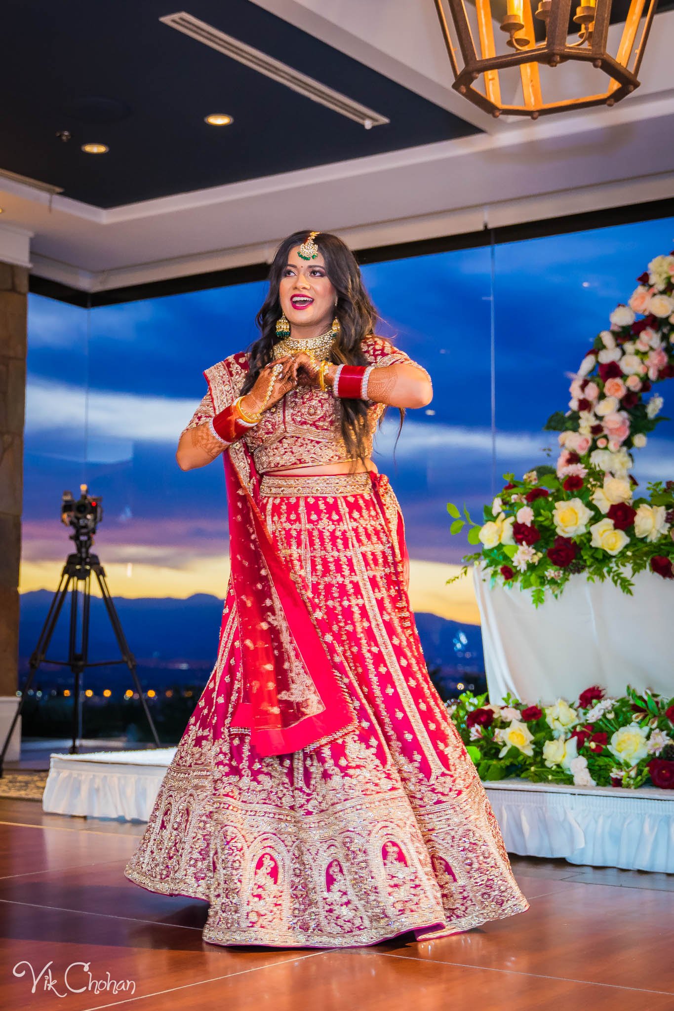 2022-06-09-Annie-&-Steven-Las-Vegas-Indian-Wedding-Ceremony-Photography-Vik-Chohan-Photography-Photo-Booth-Social-Media-VCP-348.jpg