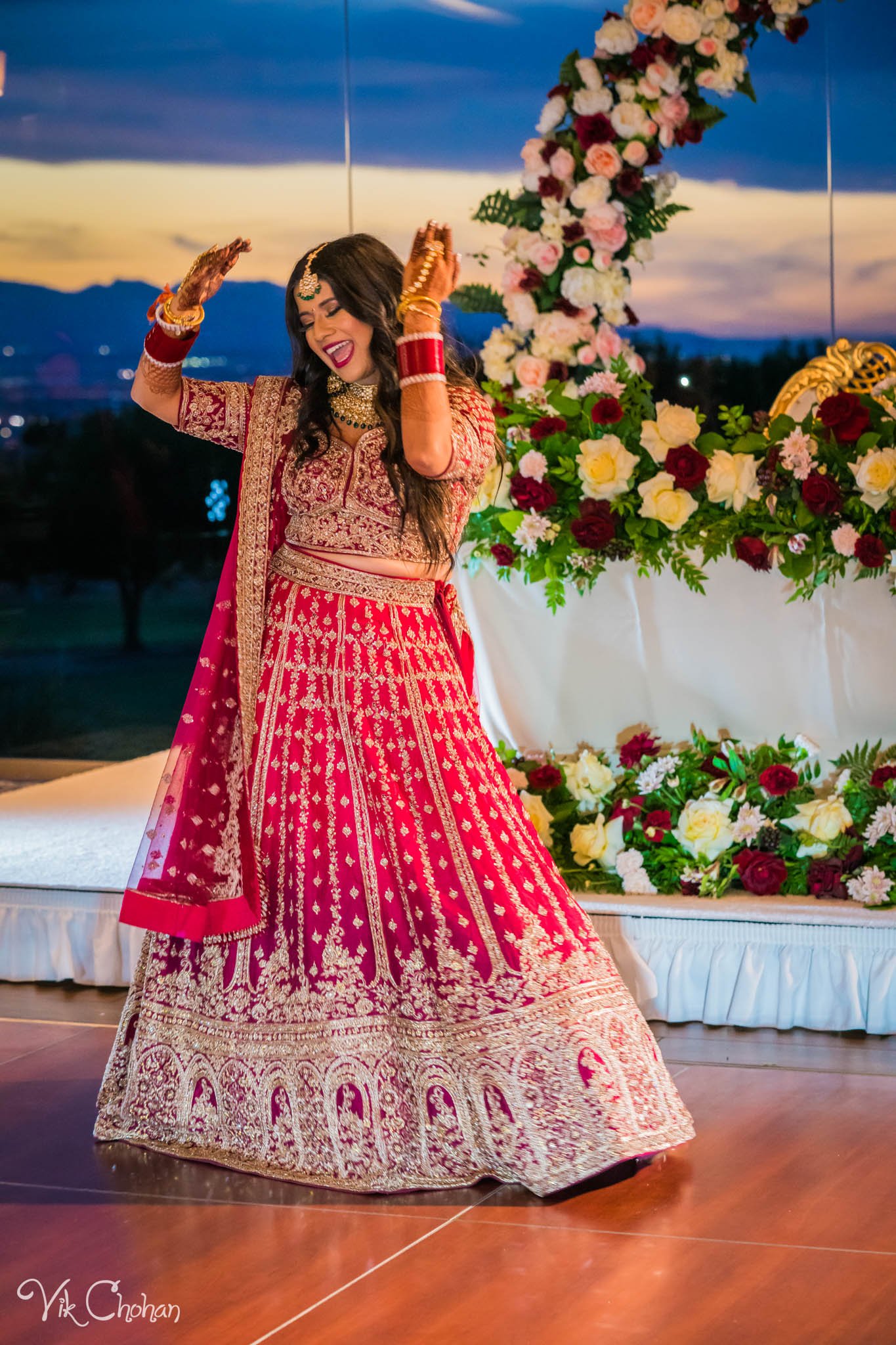 2022-06-09-Annie-&-Steven-Las-Vegas-Indian-Wedding-Ceremony-Photography-Vik-Chohan-Photography-Photo-Booth-Social-Media-VCP-353.jpg