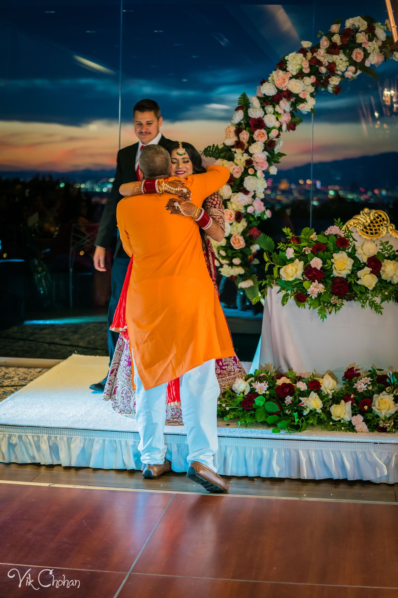2022-06-09-Annie-&-Steven-Las-Vegas-Indian-Wedding-Ceremony-Photography-Vik-Chohan-Photography-Photo-Booth-Social-Media-VCP-382.jpg