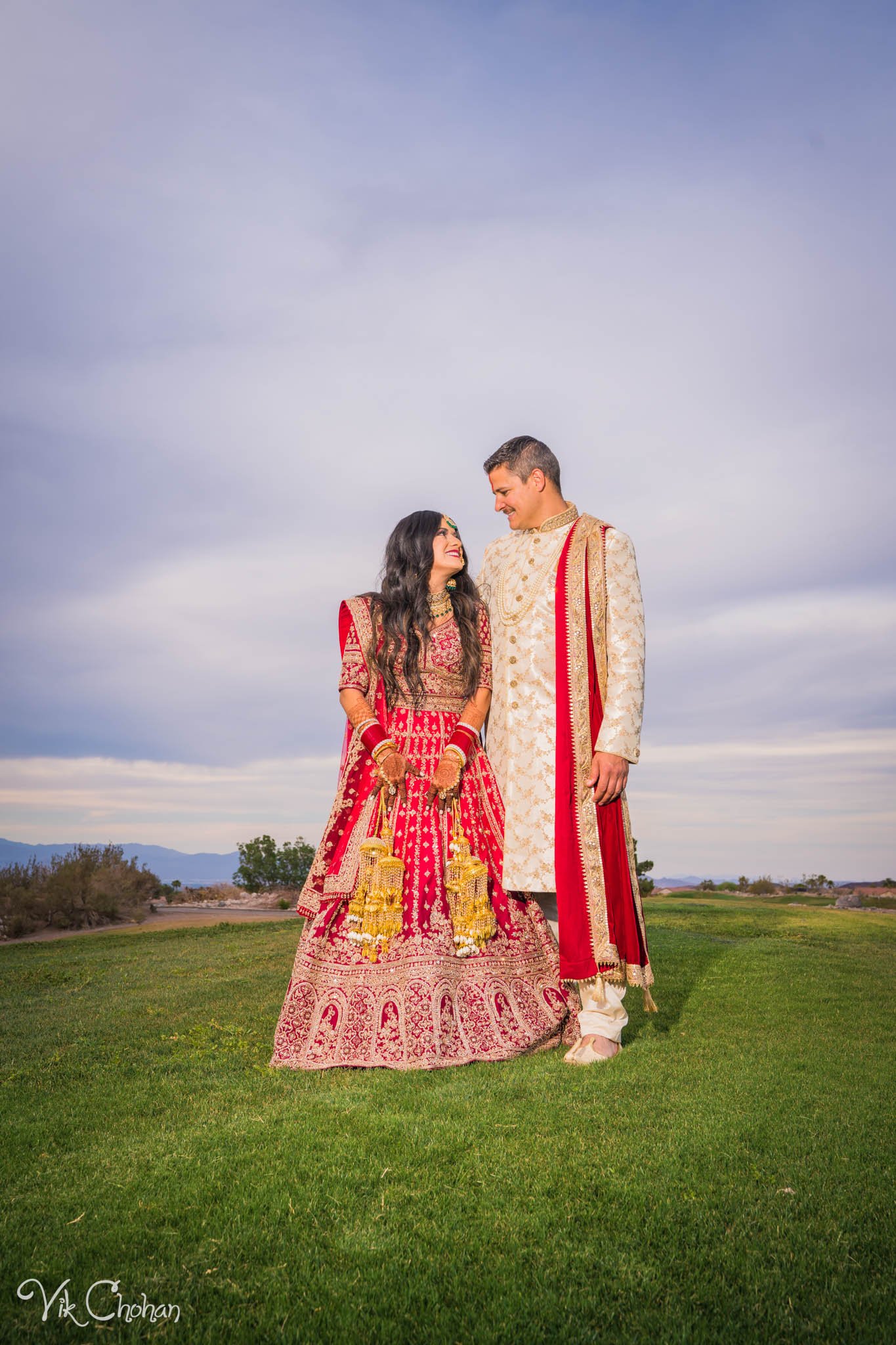 2022-06-09-Annie-&-Steven-Las-Vegas-Indian-Wedding-Ceremony-Photography-Vik-Chohan-Photography-Photo-Booth-Social-Media-VCP-229.jpg