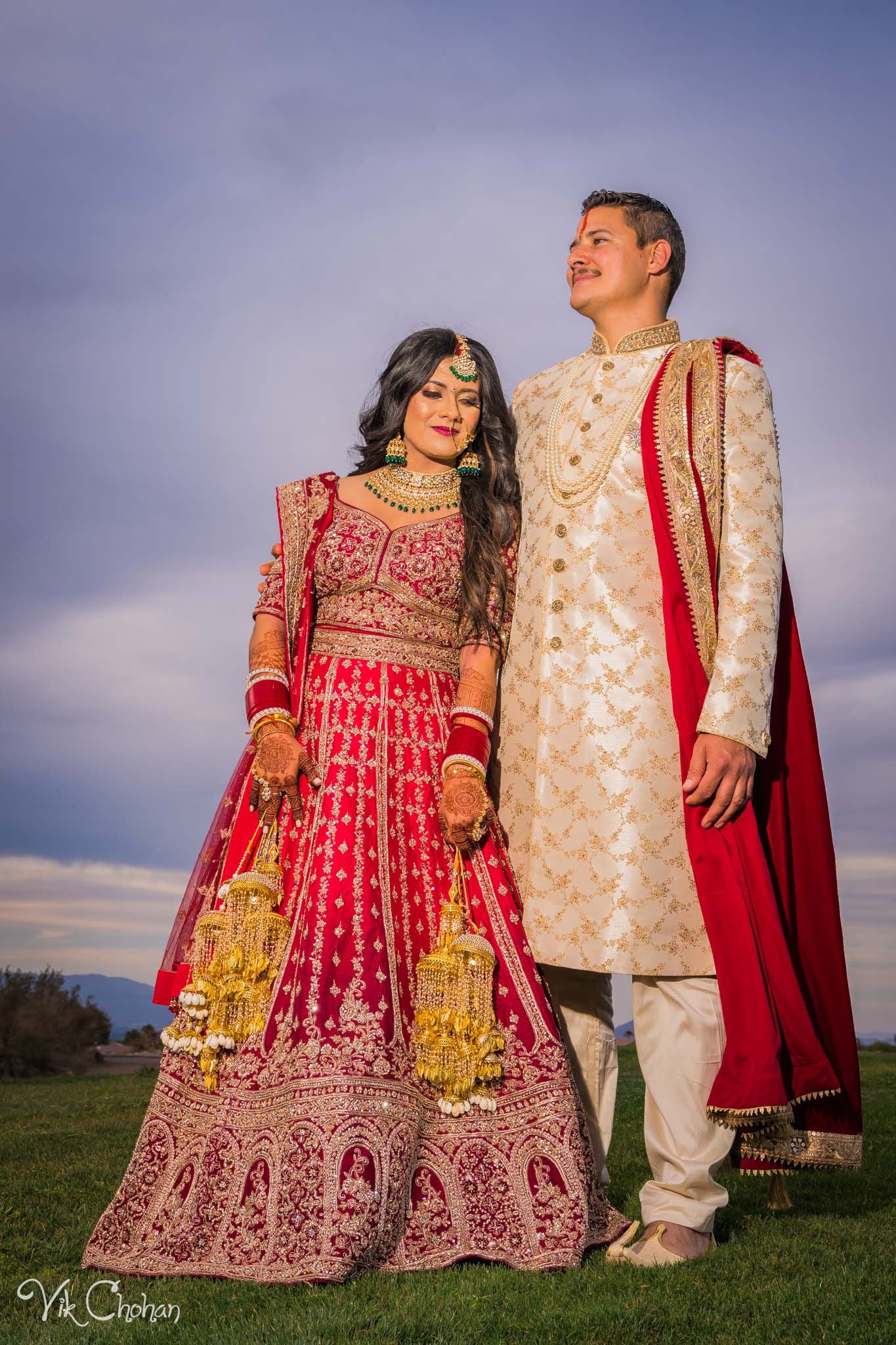 2022-06-09-Annie-&-Steven-Las-Vegas-Indian-Wedding-Ceremony-Photography-Vik-Chohan-Photography-Photo-Booth-Social-Media-VCP-240.jpg