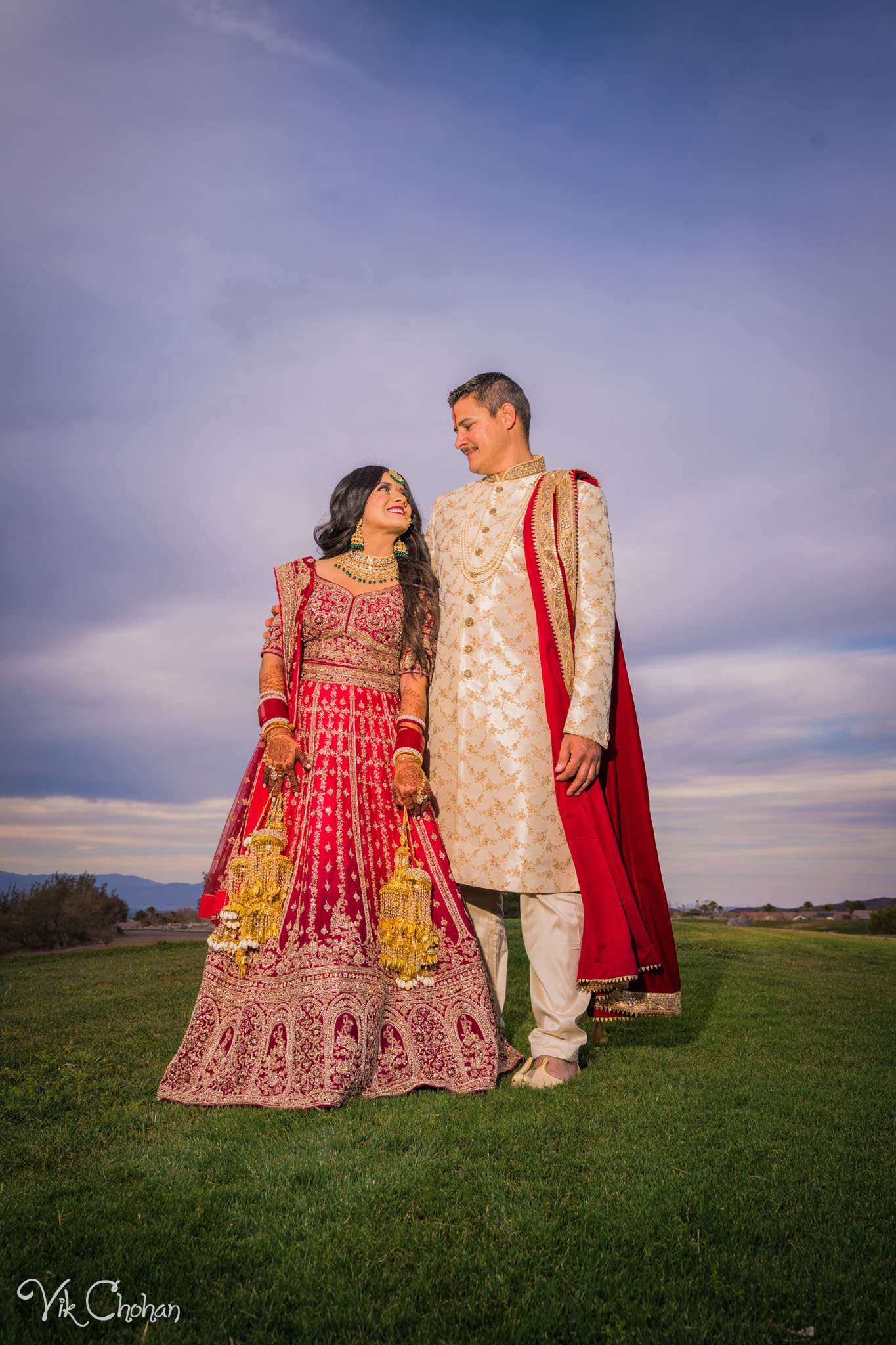 2022-06-09-Annie-&-Steven-Las-Vegas-Indian-Wedding-Ceremony-Photography-Vik-Chohan-Photography-Photo-Booth-Social-Media-VCP-241.jpg
