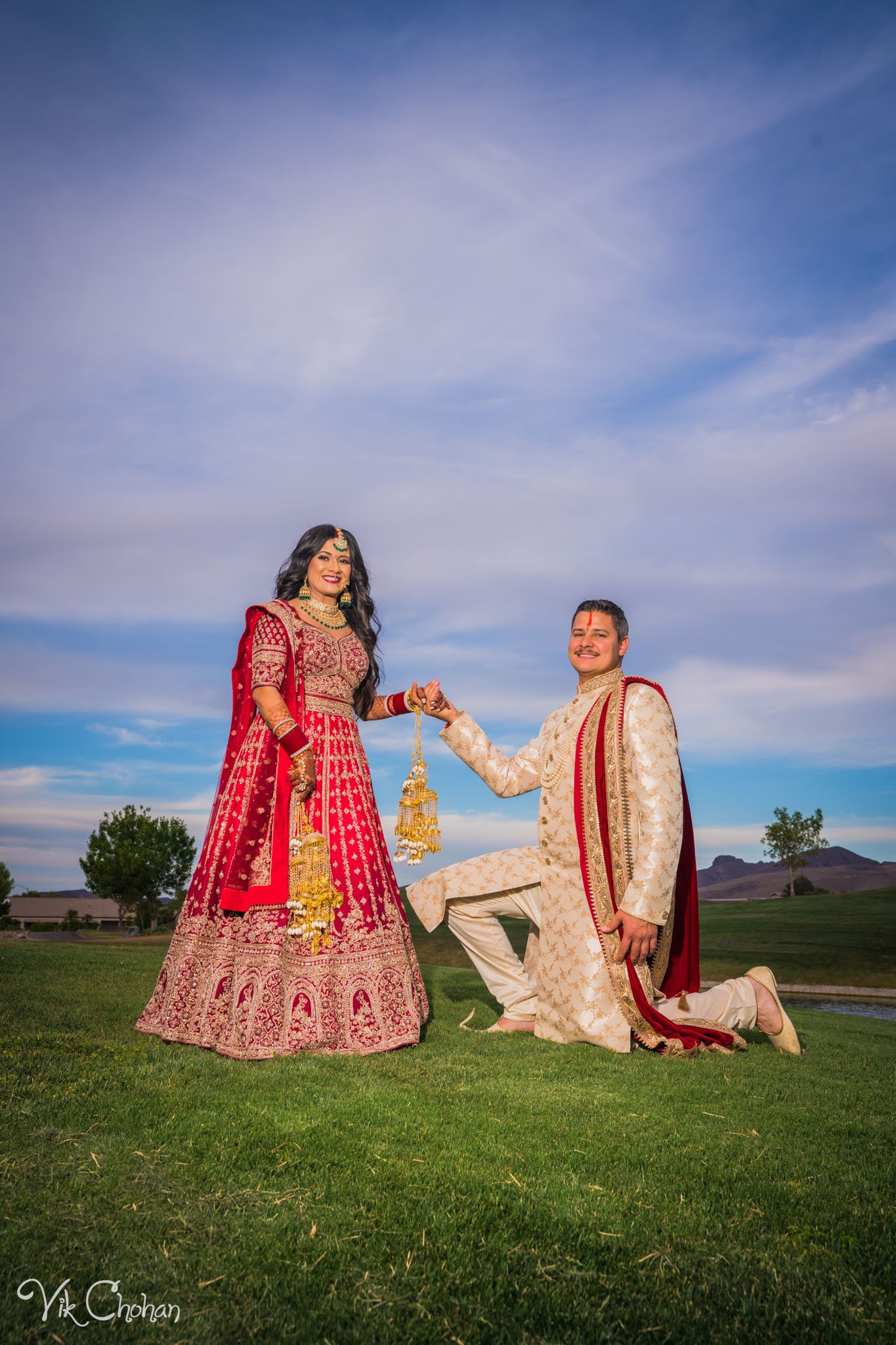 2022-06-09-Annie-&-Steven-Las-Vegas-Indian-Wedding-Ceremony-Photography-Vik-Chohan-Photography-Photo-Booth-Social-Media-VCP-245.jpg