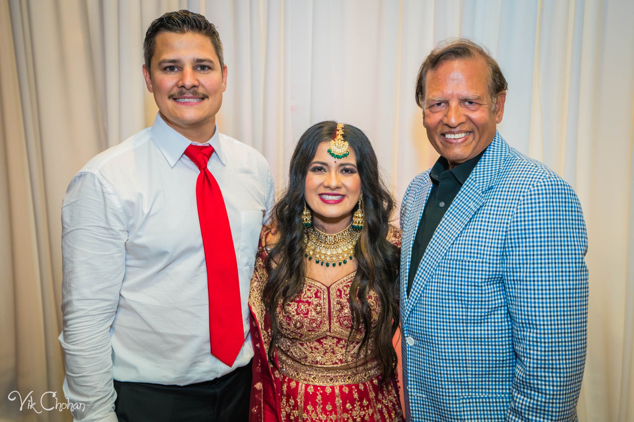 2022-06-09-Annie-&-Steven-Las-Vegas-Indian-Wedding-Ceremony-Photography-Vik-Chohan-Photography-Photo-Booth-Social-Media-VCP-616.jpg