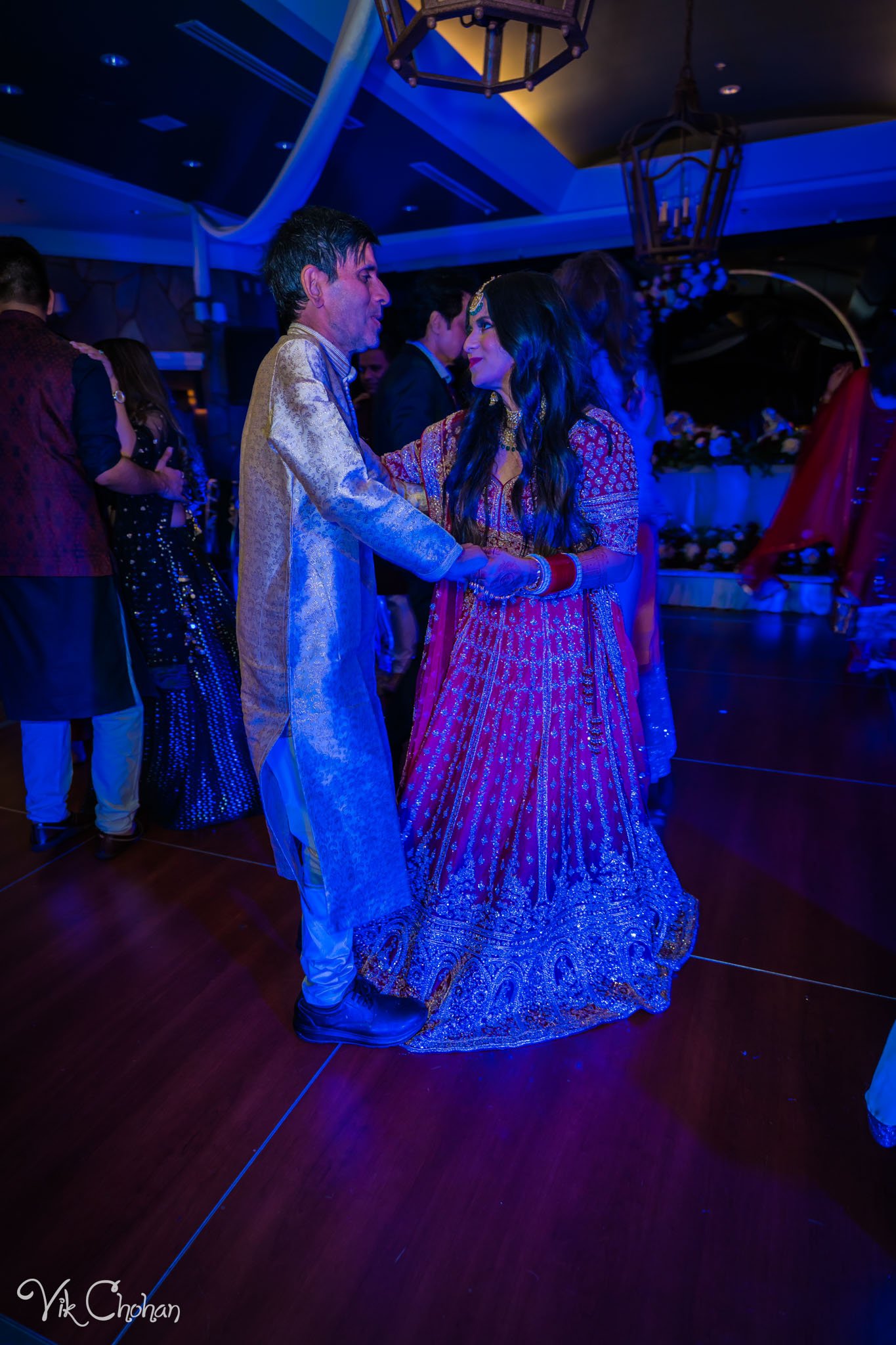 2022-06-09-Annie-&-Steven-Las-Vegas-Indian-Wedding-Ceremony-Photography-Vik-Chohan-Photography-Photo-Booth-Social-Media-VCP-675.jpg