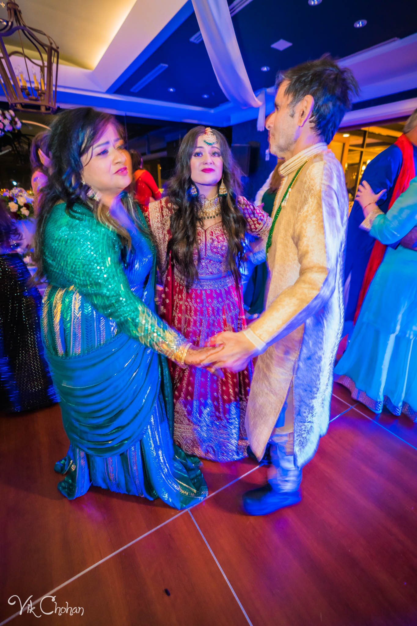 2022-06-09-Annie-&-Steven-Las-Vegas-Indian-Wedding-Ceremony-Photography-Vik-Chohan-Photography-Photo-Booth-Social-Media-VCP-681.jpg