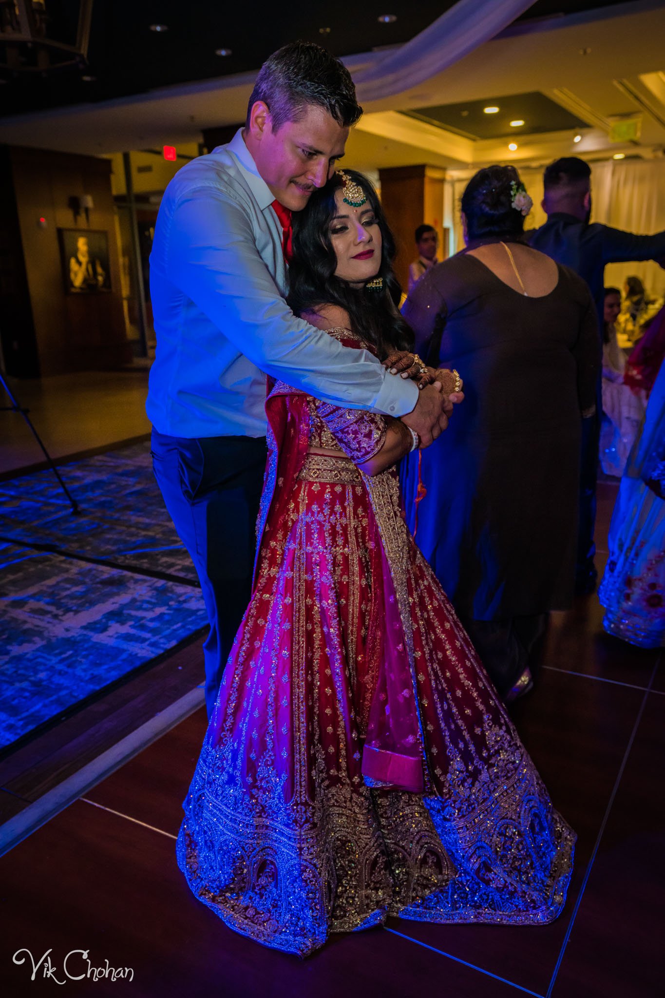 2022-06-09-Annie-&-Steven-Las-Vegas-Indian-Wedding-Ceremony-Photography-Vik-Chohan-Photography-Photo-Booth-Social-Media-VCP-693.jpg