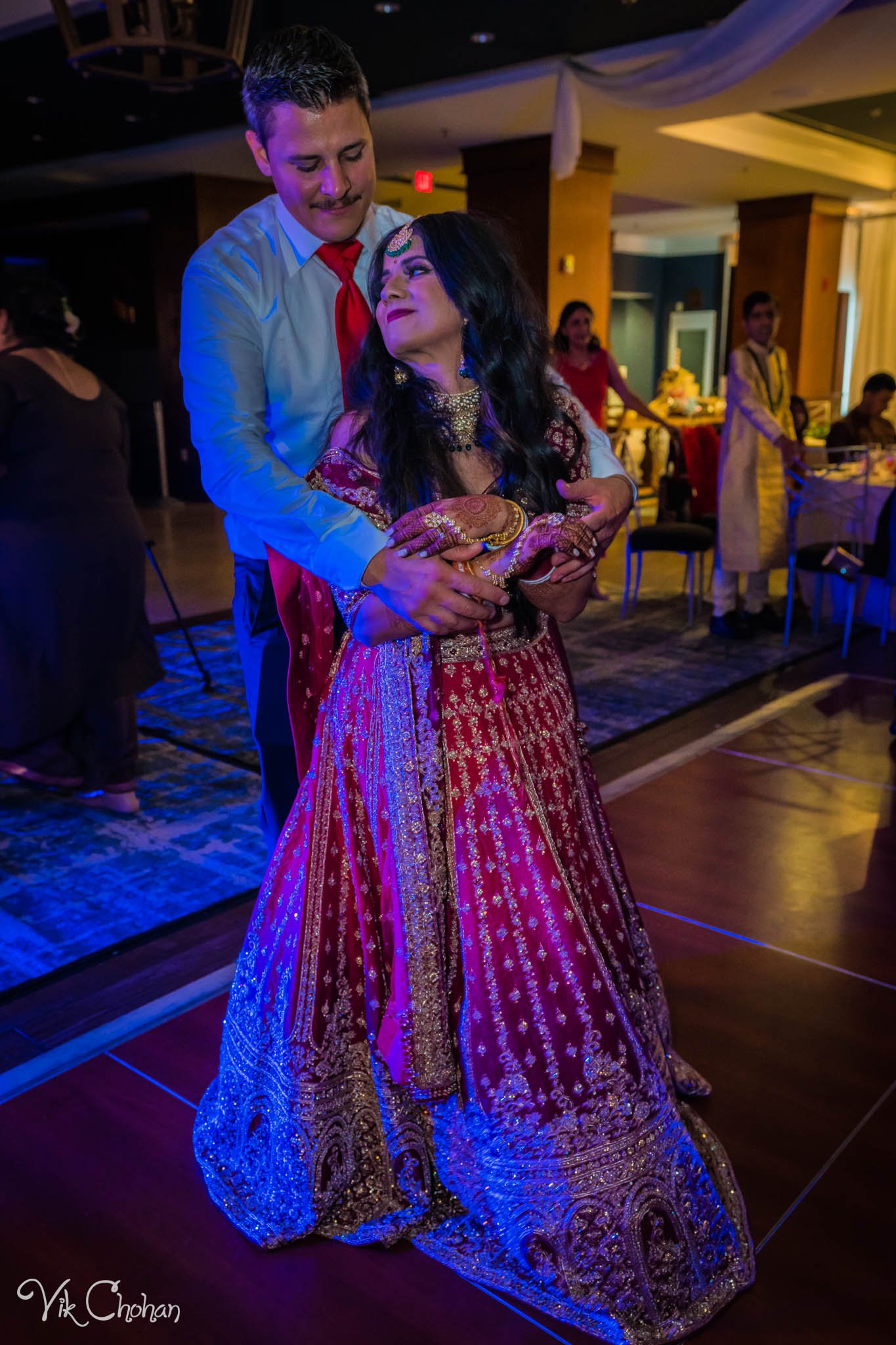 2022-06-09-Annie-&-Steven-Las-Vegas-Indian-Wedding-Ceremony-Photography-Vik-Chohan-Photography-Photo-Booth-Social-Media-VCP-694.jpg