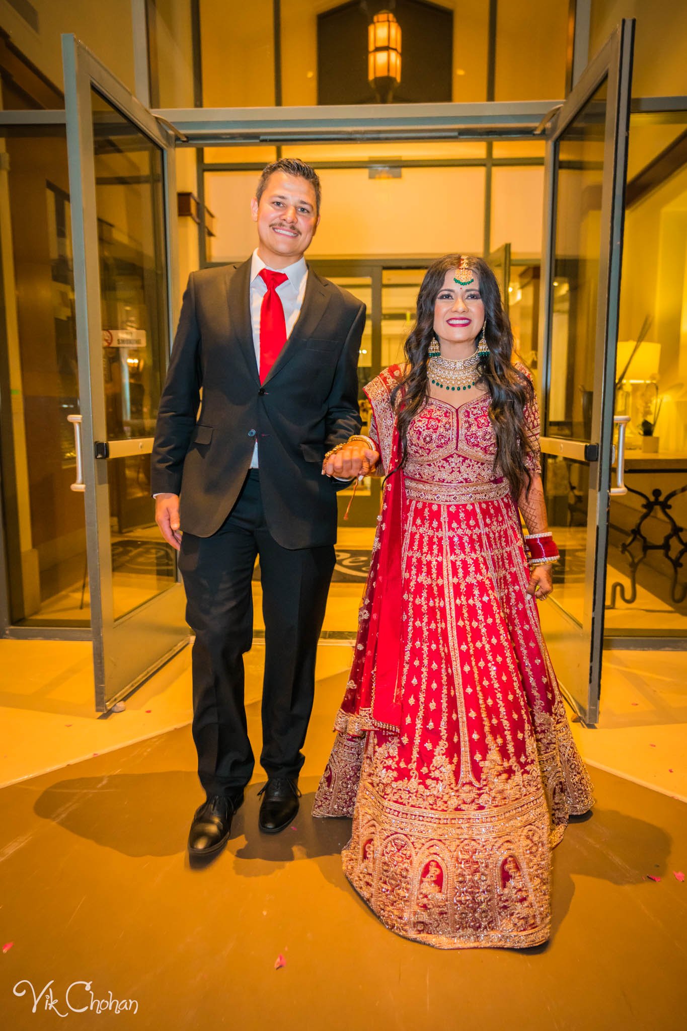 2022-06-09-Annie-&-Steven-Las-Vegas-Indian-Wedding-Ceremony-Photography-Vik-Chohan-Photography-Photo-Booth-Social-Media-VCP-709.jpg