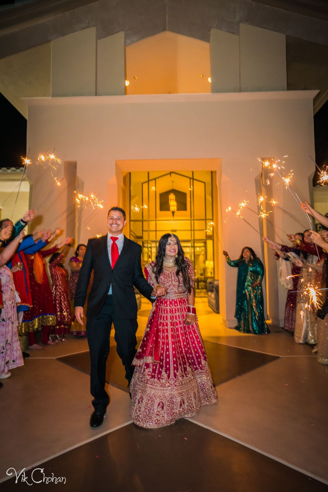 2022-06-09-Annie-&-Steven-Las-Vegas-Indian-Wedding-Ceremony-Photography-Vik-Chohan-Photography-Photo-Booth-Social-Media-VCP-711.jpg
