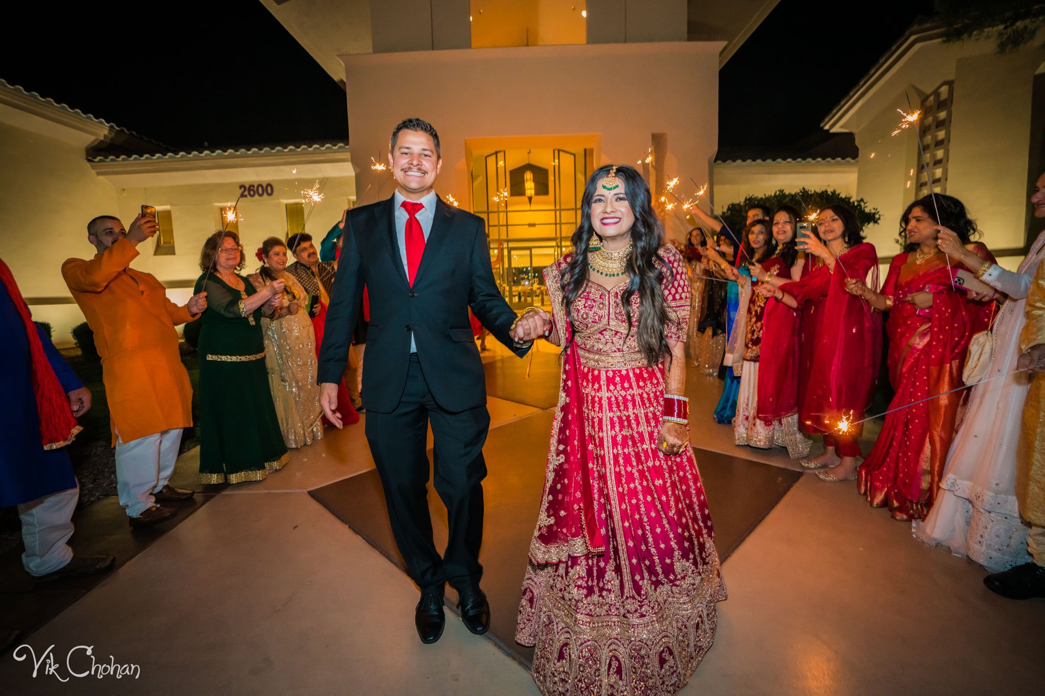 2022-06-09-Annie-&-Steven-Las-Vegas-Indian-Wedding-Ceremony-Photography-Vik-Chohan-Photography-Photo-Booth-Social-Media-VCP-712.jpg