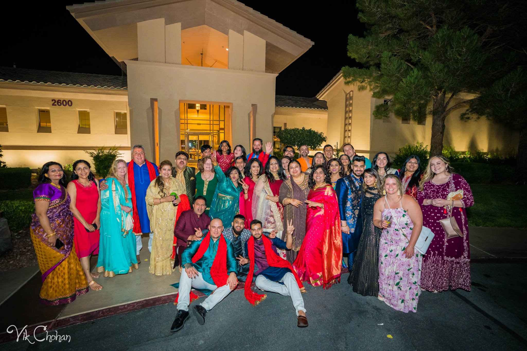 2022-06-09-Annie-&-Steven-Las-Vegas-Indian-Wedding-Ceremony-Photography-Vik-Chohan-Photography-Photo-Booth-Social-Media-VCP-736.jpg