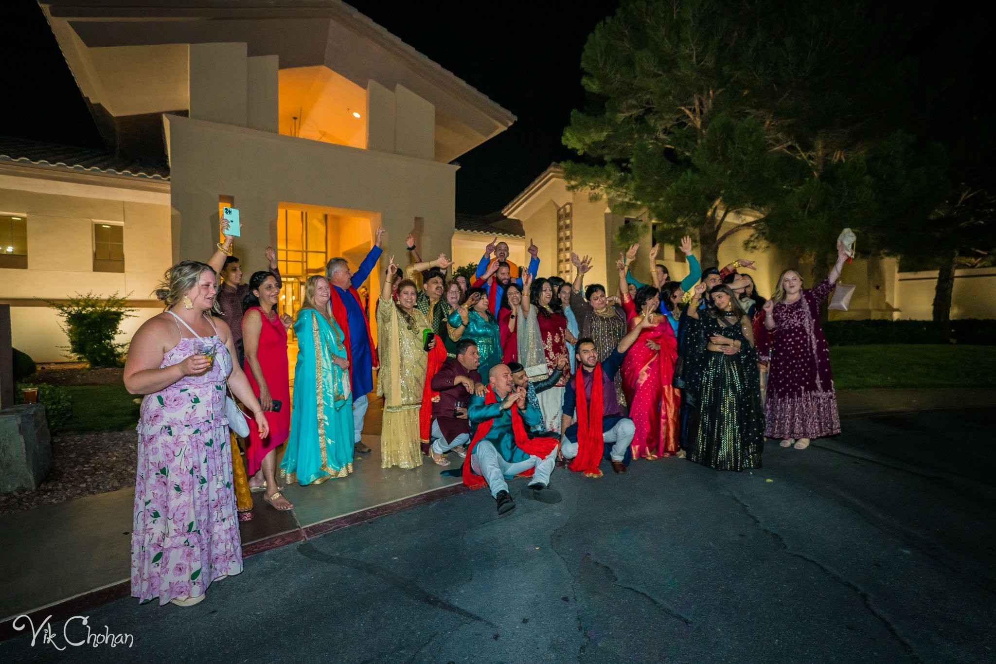 2022-06-09-Annie-&-Steven-Las-Vegas-Indian-Wedding-Ceremony-Photography-Vik-Chohan-Photography-Photo-Booth-Social-Media-VCP-739.jpg