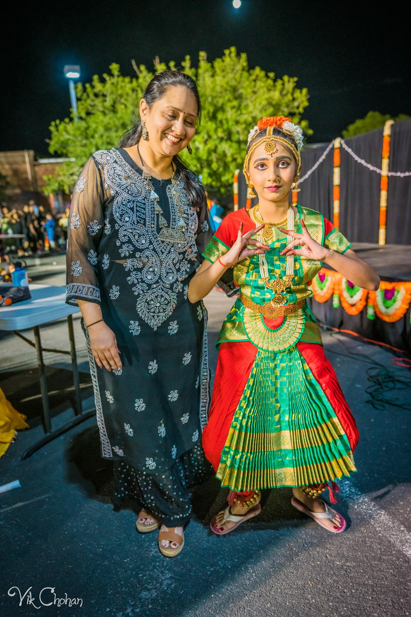 2022-10-09-Dusshera-Mela-at-Hindu-and-Jain-Temple-of-Las-Vegas-Vik-Chohan-Photography-Photo-Booth-Social-Media-VCP-402.jpg