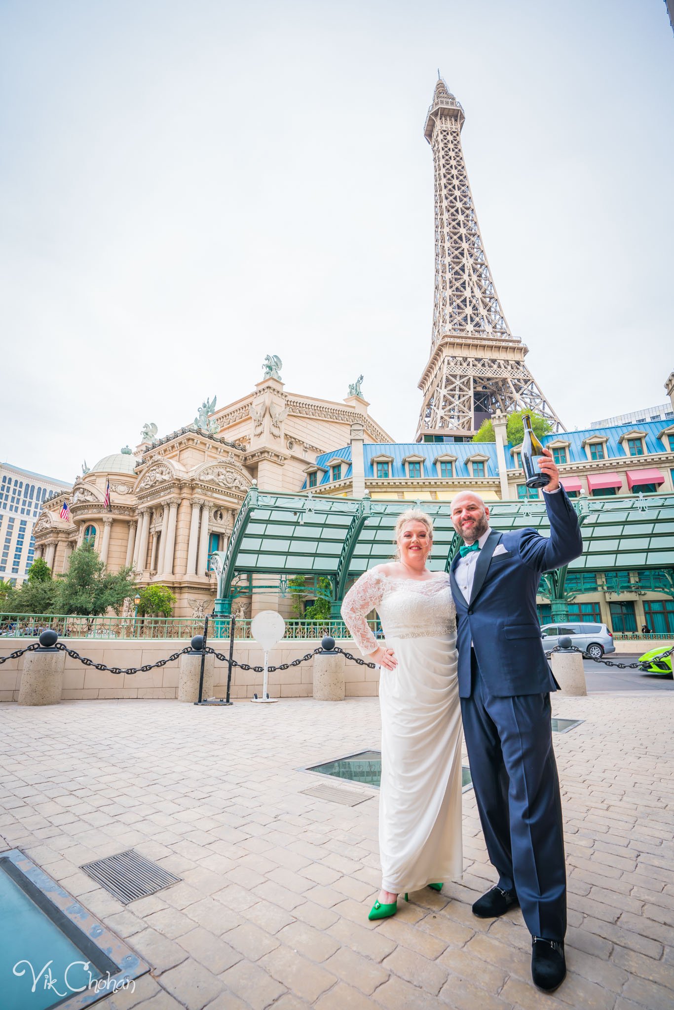 2022-10-15-Kate-and-David-Las-Vegas-Wedding-Celebration-Vik-Chohan-Photography-Photo-Booth-Social-Media-VCP-064.jpg