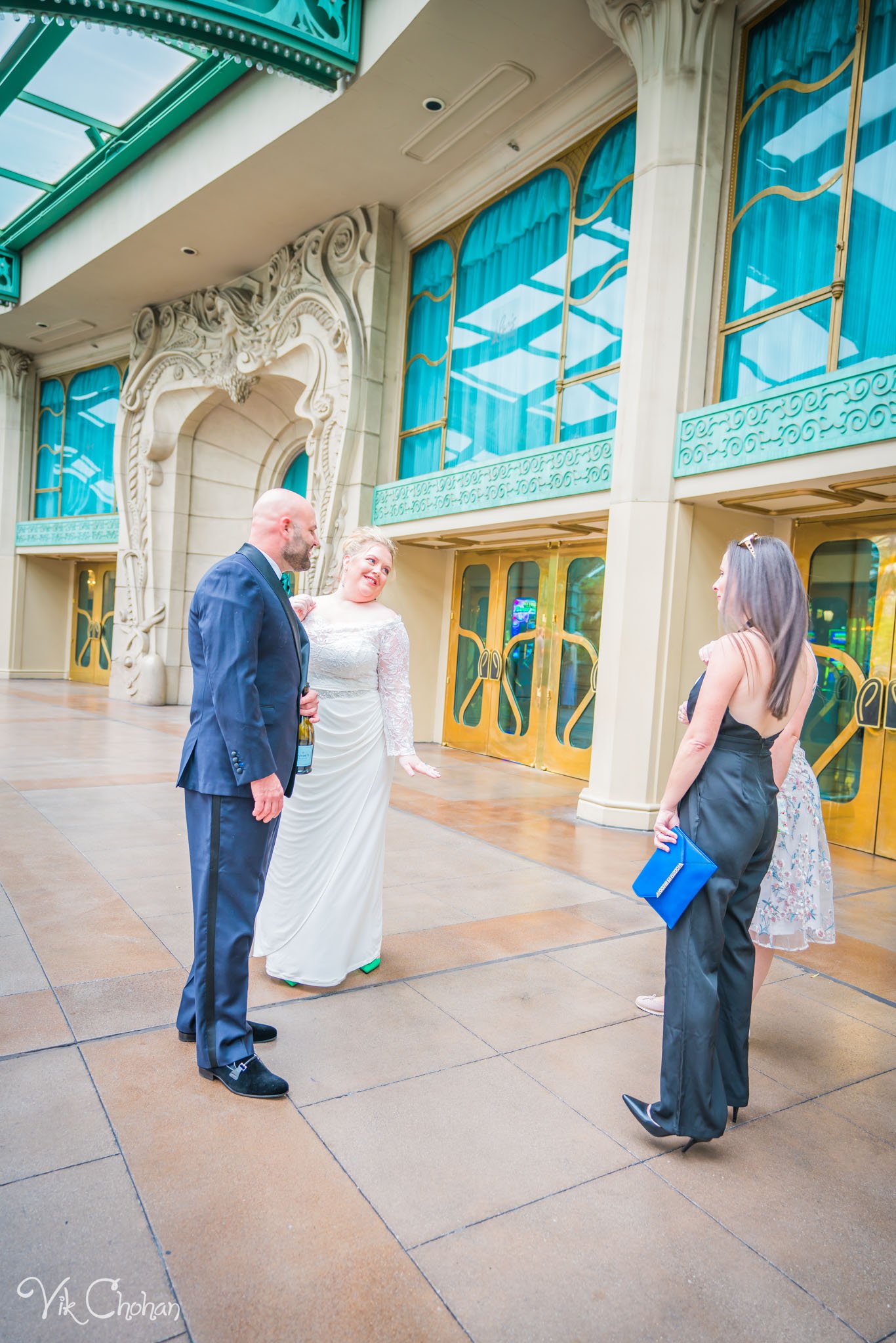 2022-10-15-Kate-and-David-Las-Vegas-Wedding-Celebration-Vik-Chohan-Photography-Photo-Booth-Social-Media-VCP-082.jpg