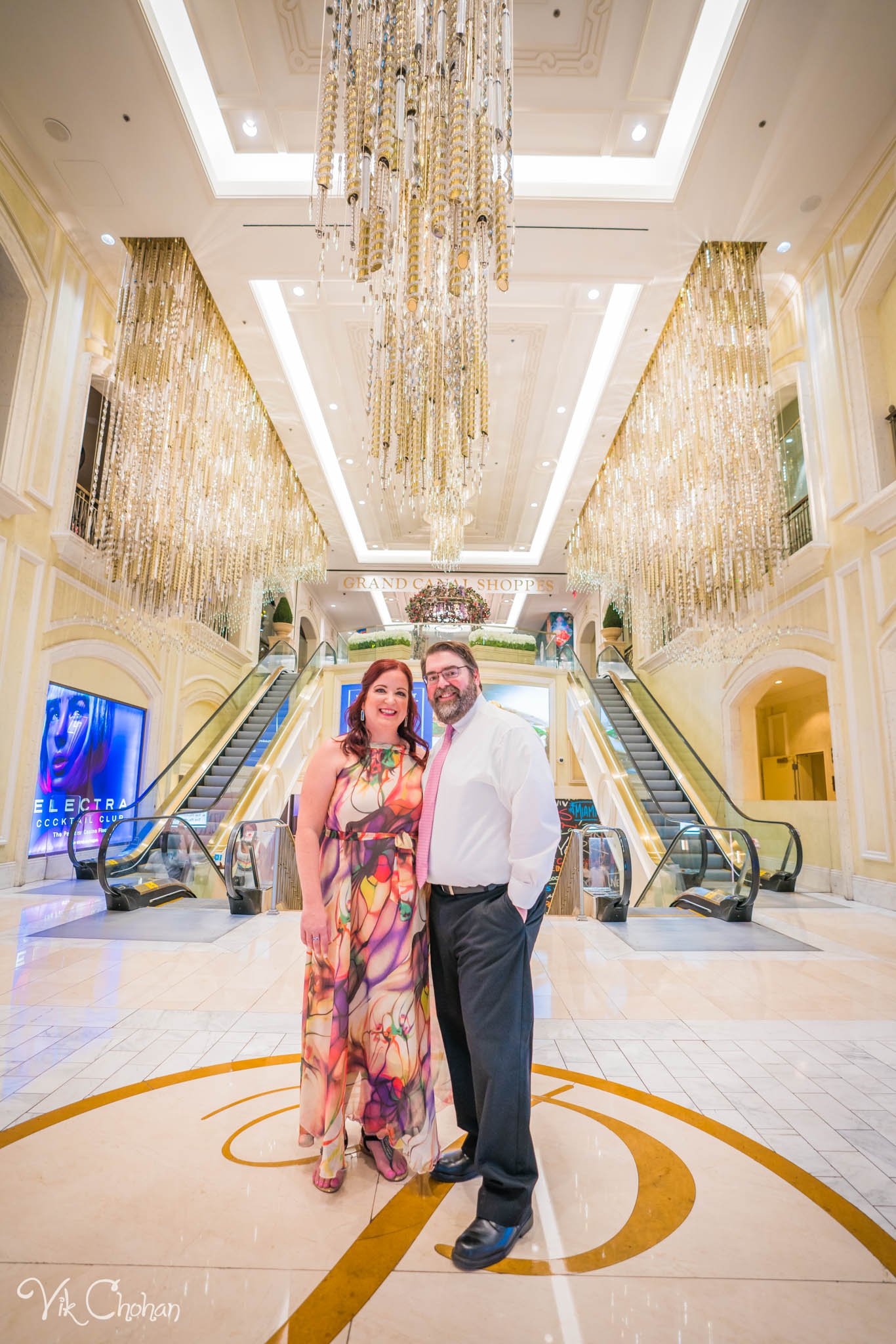 2022-10-21-Kelly-and-Matt-10th-Anniversary-Celebration-In-Las-Vegas-Vik-Chohan-Photography-Photo-Booth-Social-Media-VCP-030.jpg