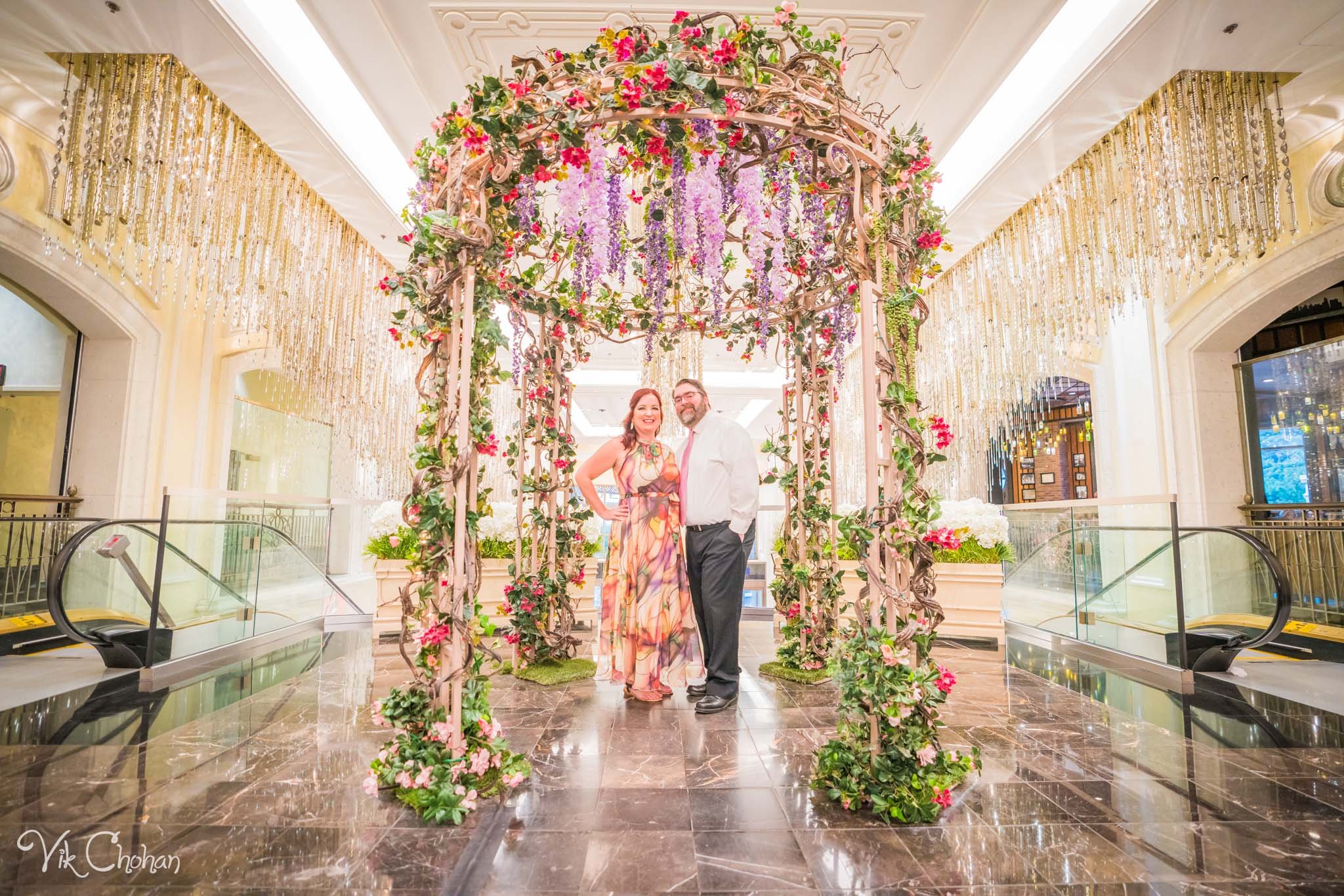 2022-10-21-Kelly-and-Matt-10th-Anniversary-Celebration-In-Las-Vegas-Vik-Chohan-Photography-Photo-Booth-Social-Media-VCP-034.jpg