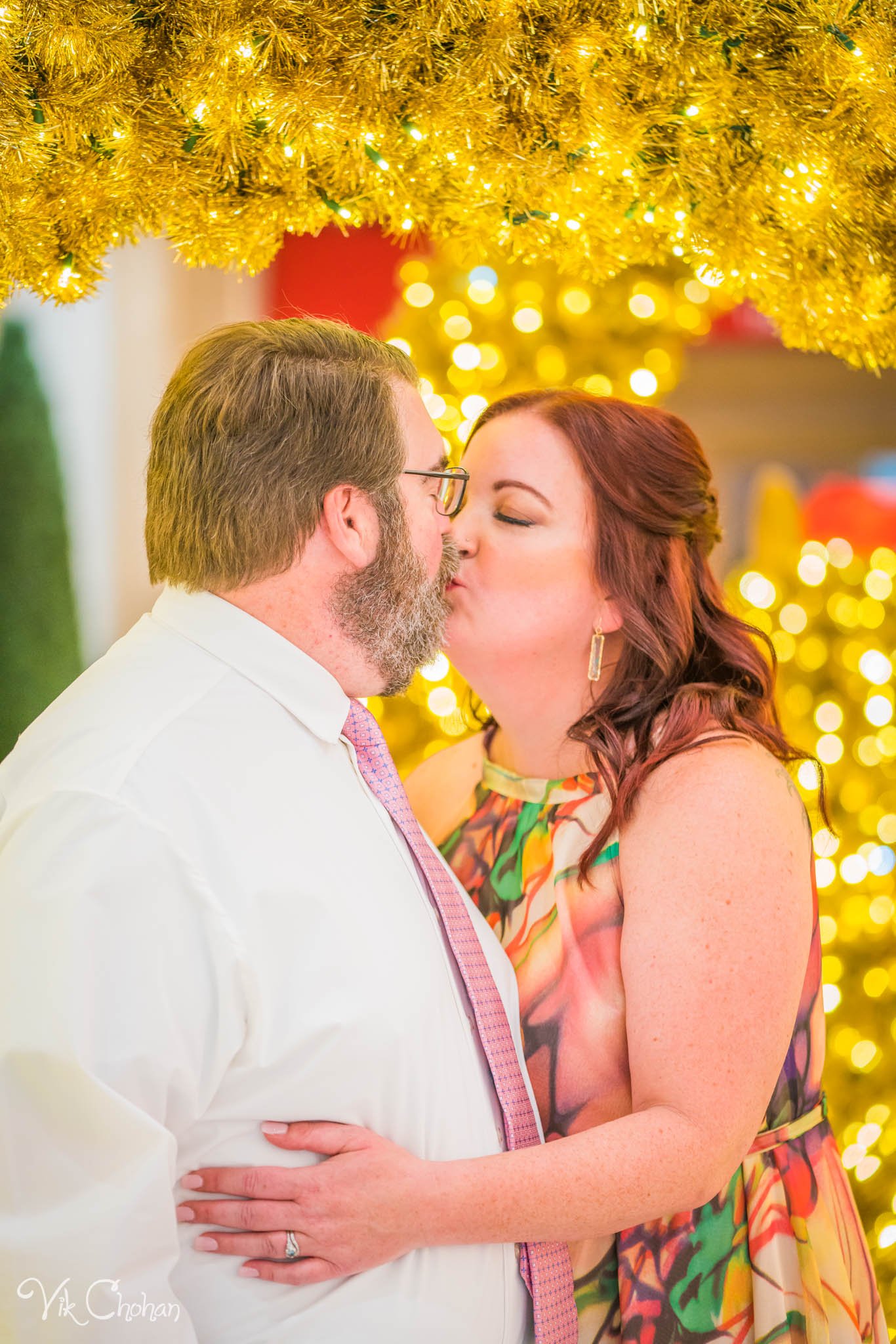 2022-10-21-Kelly-and-Matt-10th-Anniversary-Celebration-In-Las-Vegas-Vik-Chohan-Photography-Photo-Booth-Social-Media-VCP-051.jpg