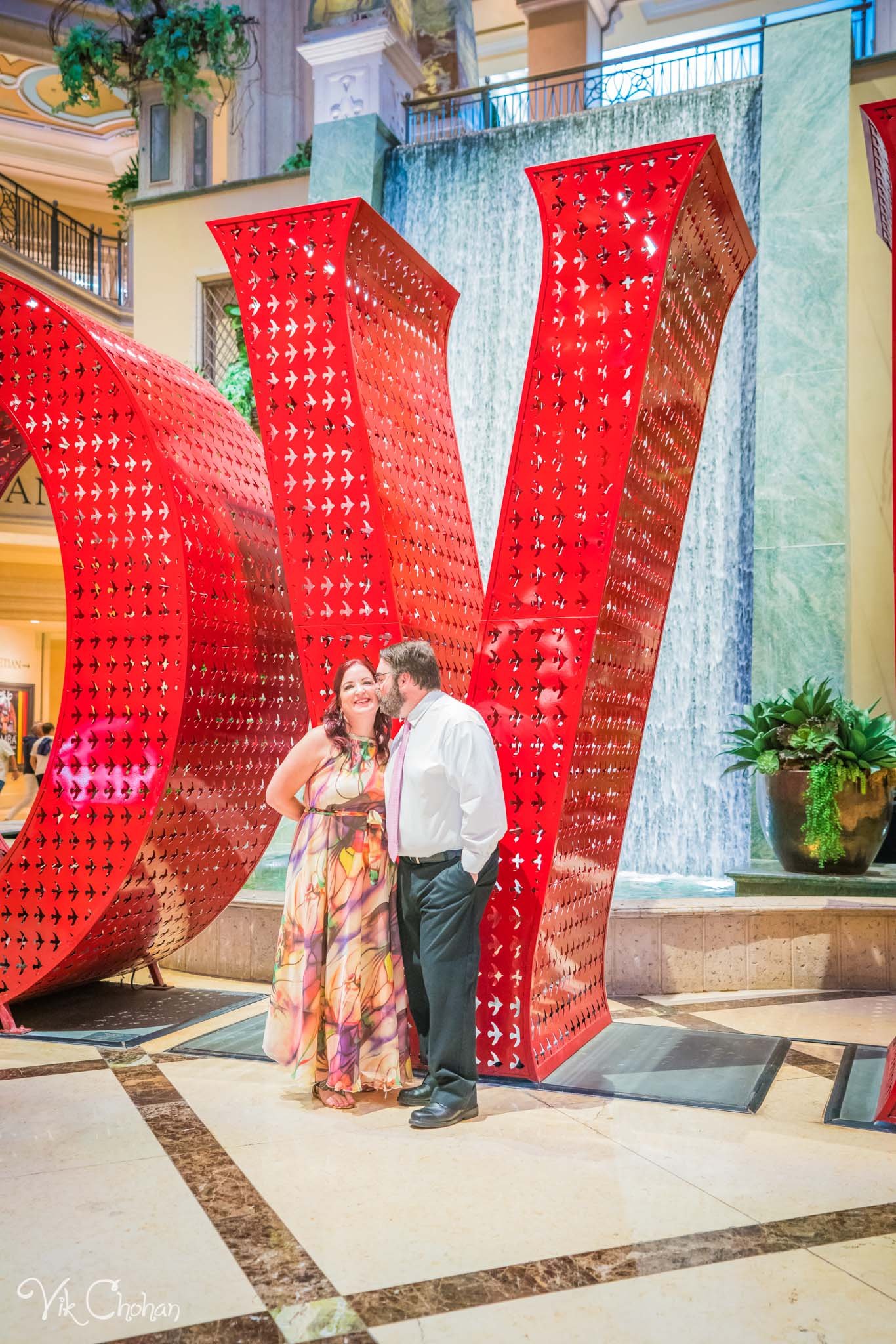 2022-10-21-Kelly-and-Matt-10th-Anniversary-Celebration-In-Las-Vegas-Vik-Chohan-Photography-Photo-Booth-Social-Media-VCP-056.jpg