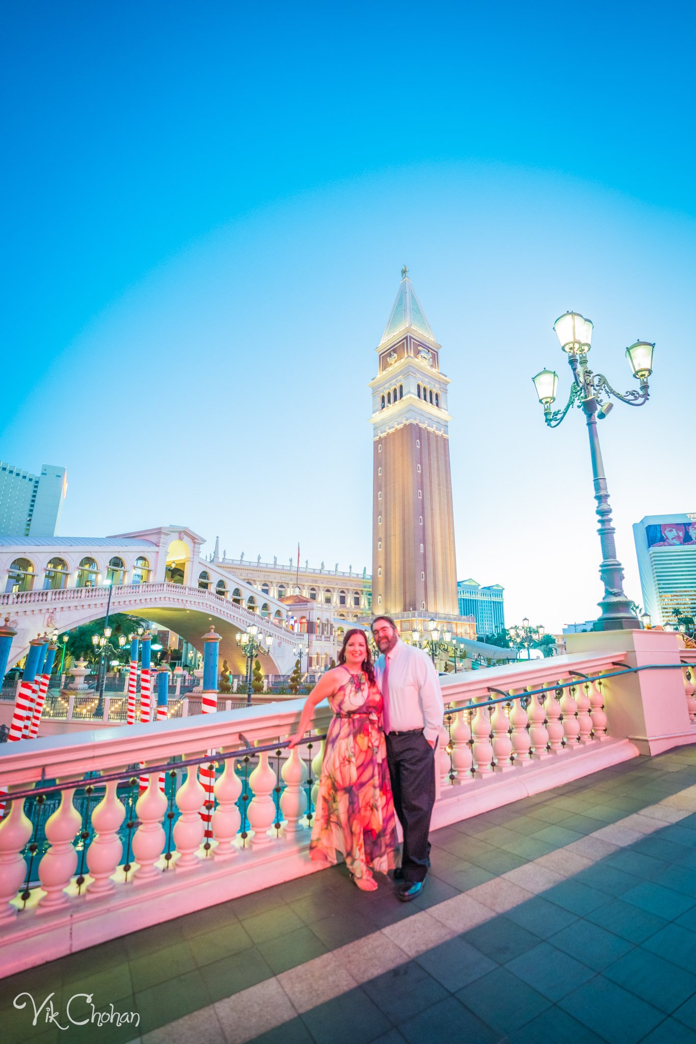 2022-10-21-Kelly-and-Matt-10th-Anniversary-Celebration-In-Las-Vegas-Vik-Chohan-Photography-Photo-Booth-Social-Media-VCP-097.jpg