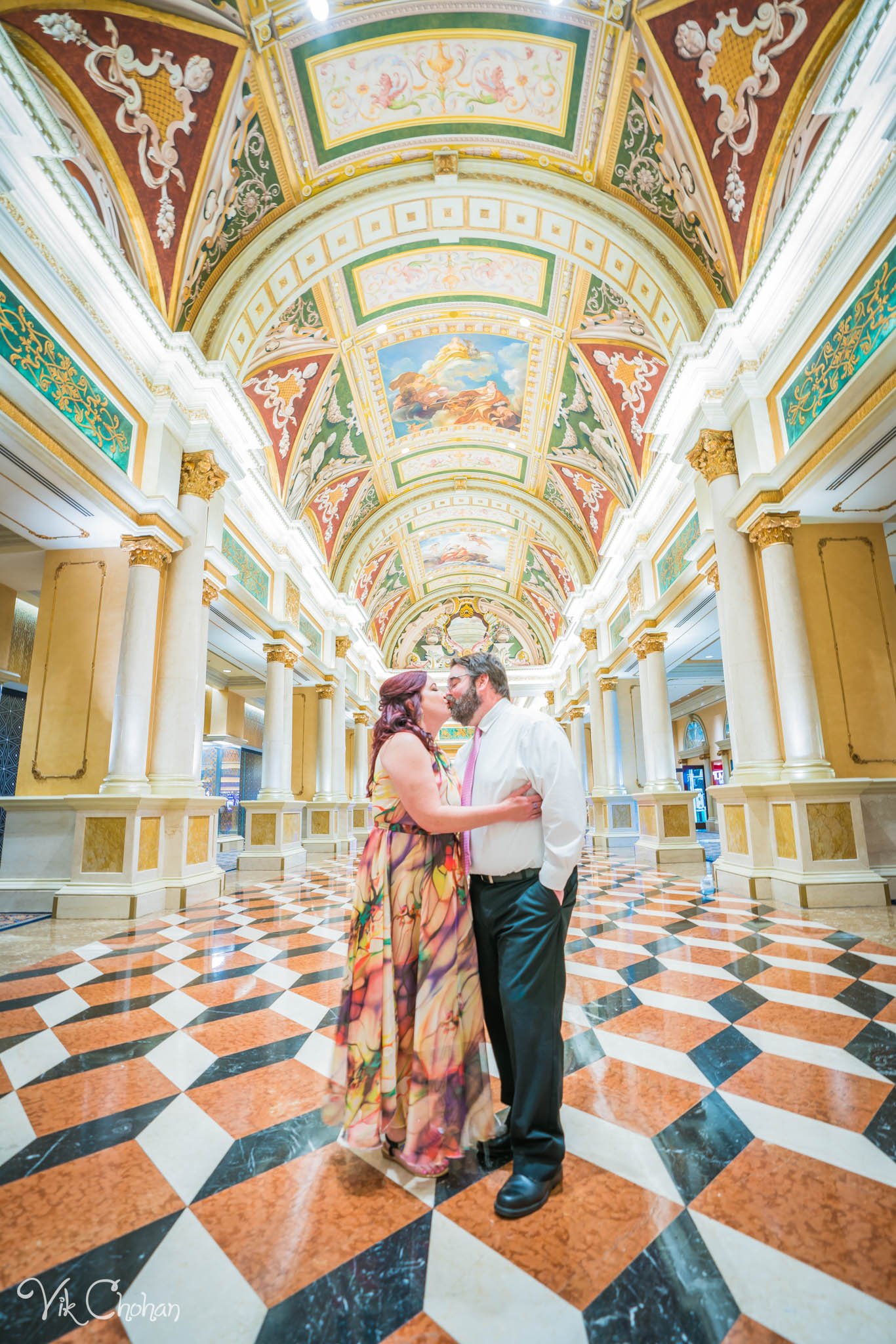 2022-10-21-Kelly-and-Matt-10th-Anniversary-Celebration-In-Las-Vegas-Vik-Chohan-Photography-Photo-Booth-Social-Media-VCP-132.jpg