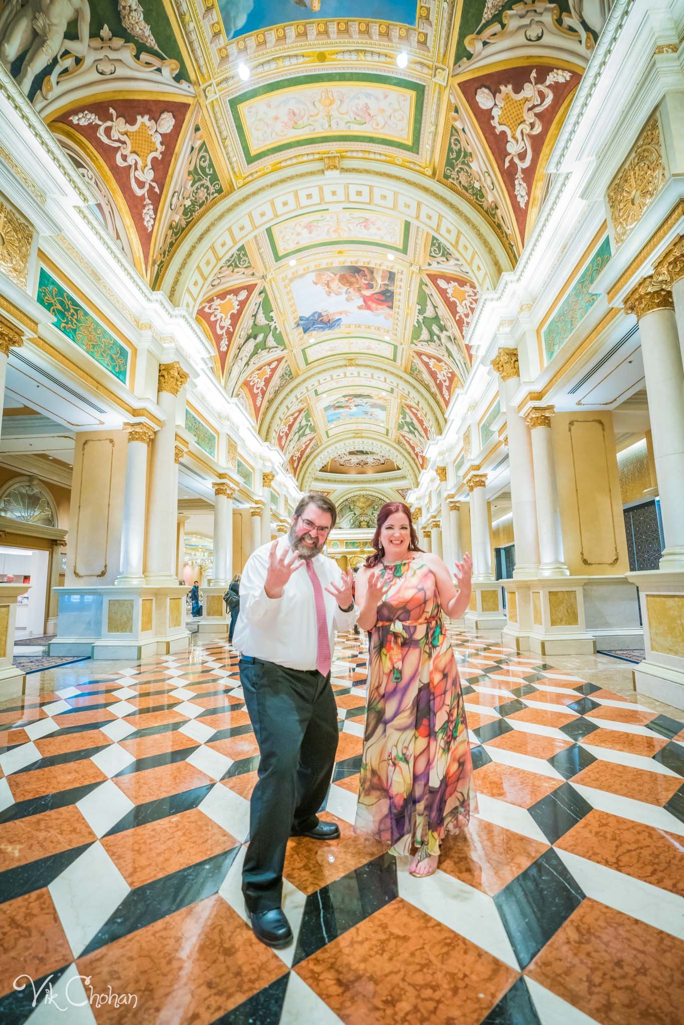 2022-10-21-Kelly-and-Matt-10th-Anniversary-Celebration-In-Las-Vegas-Vik-Chohan-Photography-Photo-Booth-Social-Media-VCP-139.jpg