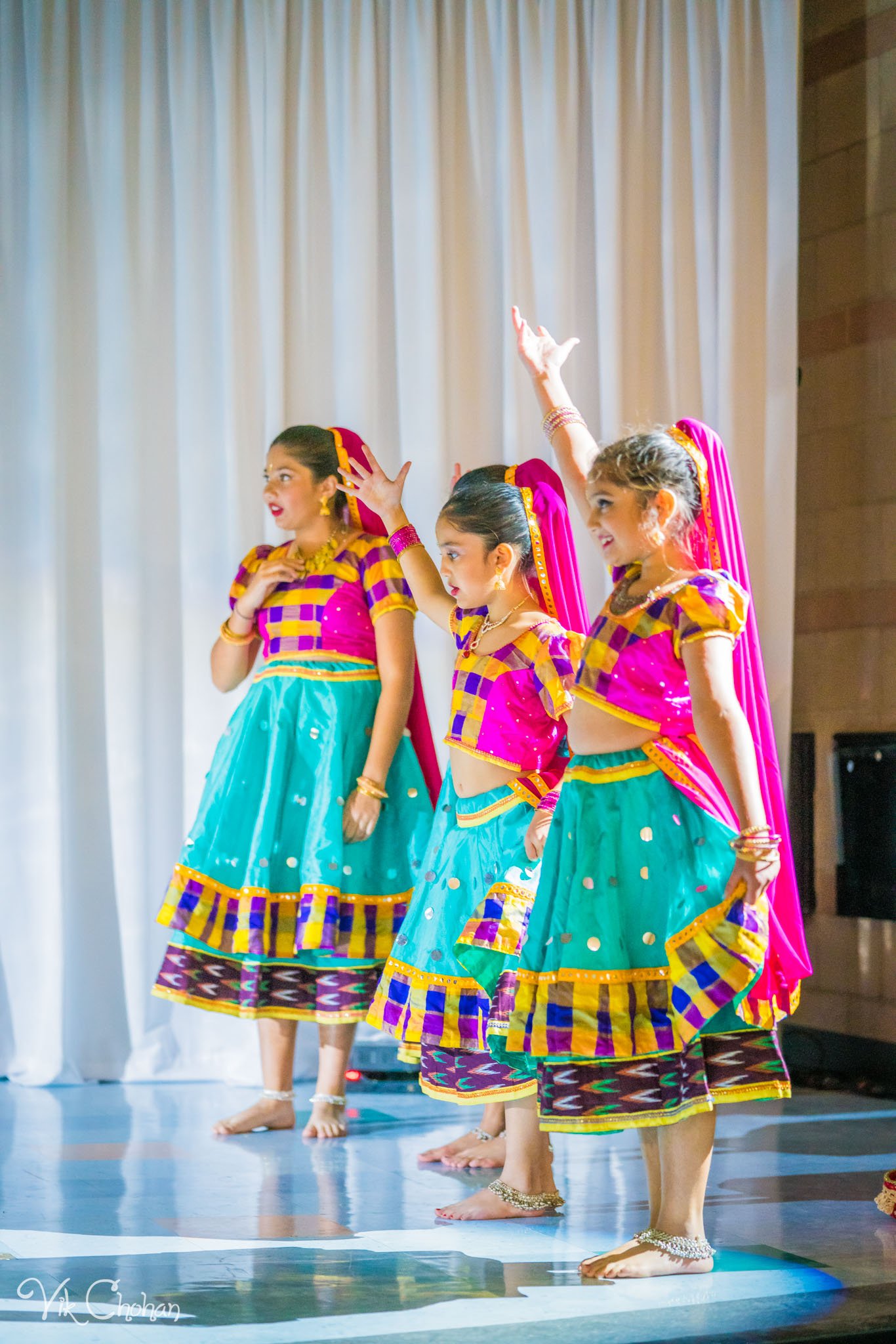 2022-11-05-Nritya-Academy-of-Indian-Dances-FOILV-Diwali-Dhamaka-Vik-Chohan-Photography-Photo-Booth-Social-Media-VCP-359.jpg