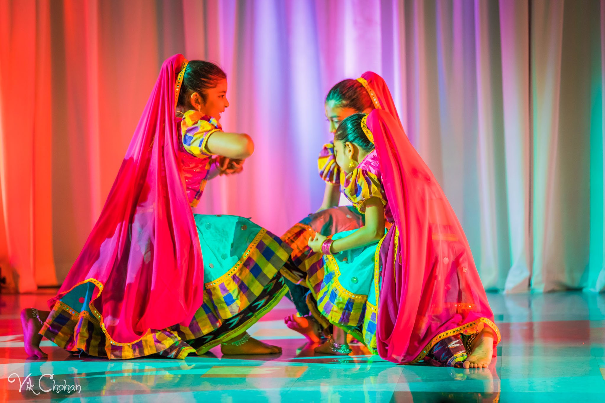 2022-11-05-Nritya-Academy-of-Indian-Dances-FOILV-Diwali-Dhamaka-Vik-Chohan-Photography-Photo-Booth-Social-Media-VCP-373.jpg