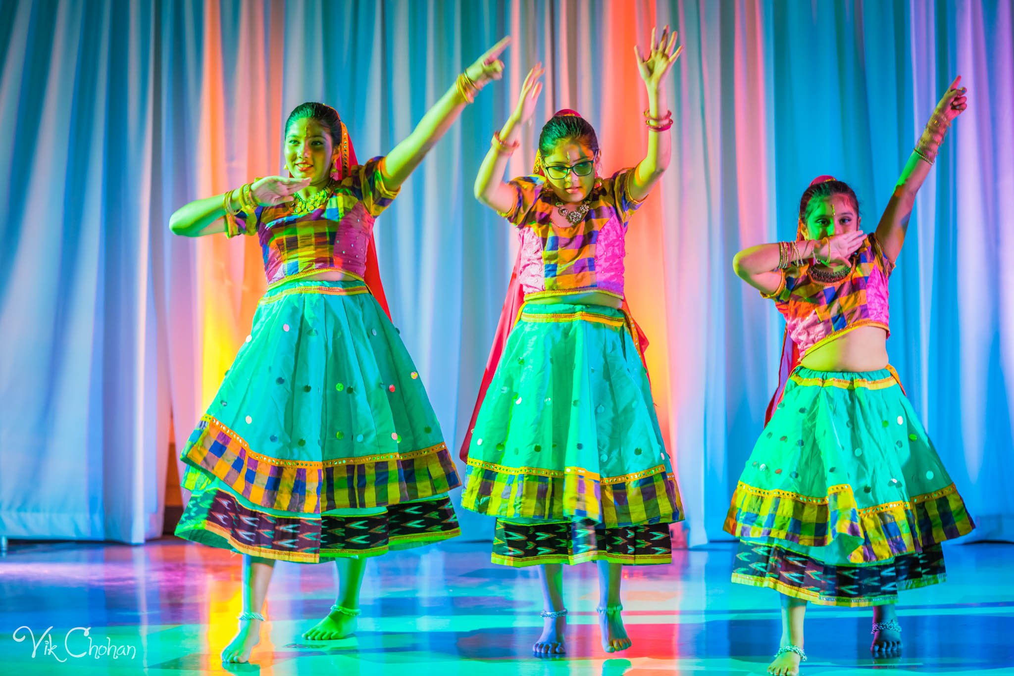 2022-11-05-Nritya-Academy-of-Indian-Dances-FOILV-Diwali-Dhamaka-Vik-Chohan-Photography-Photo-Booth-Social-Media-VCP-377.jpg