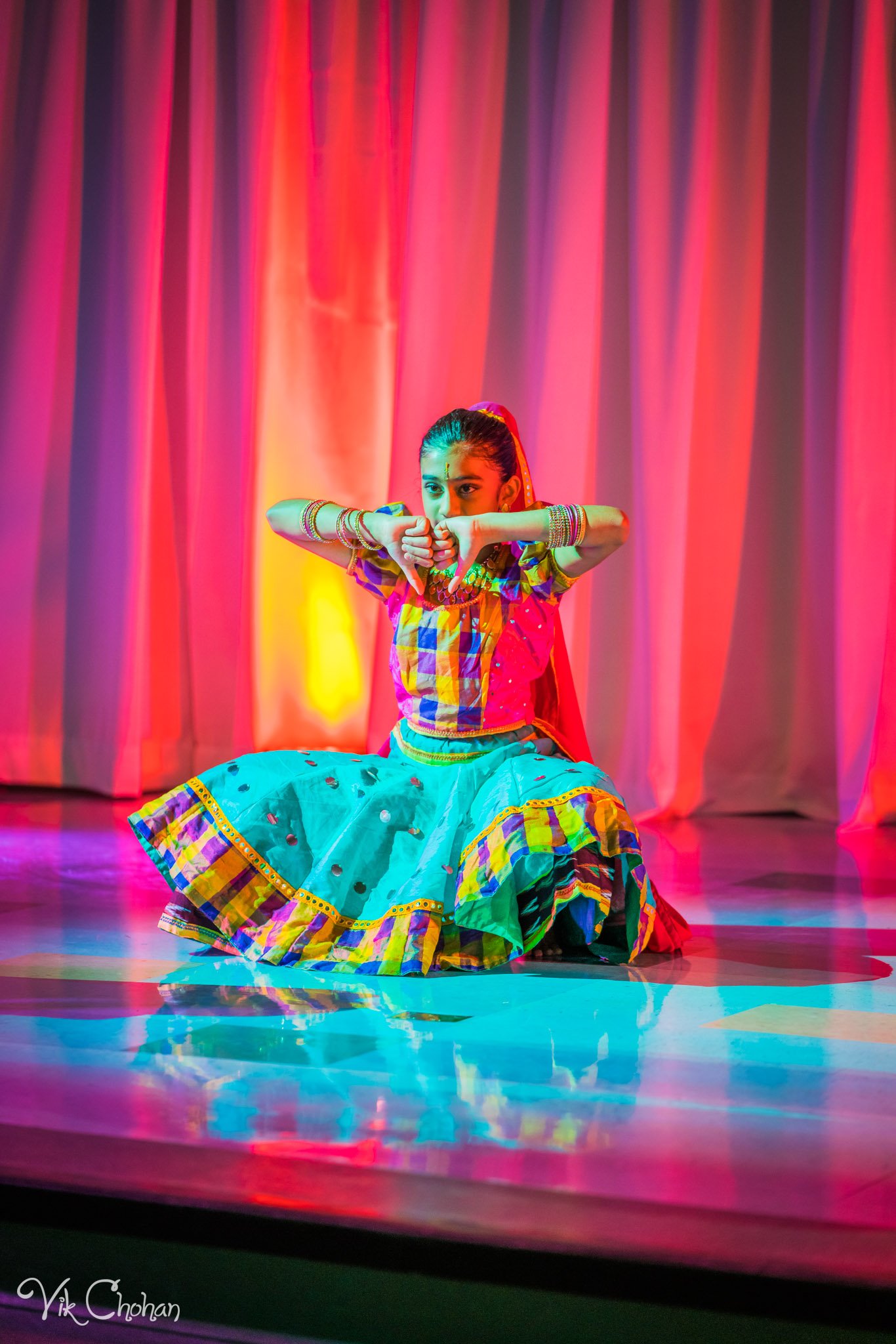2022-11-05-Nritya-Academy-of-Indian-Dances-FOILV-Diwali-Dhamaka-Vik-Chohan-Photography-Photo-Booth-Social-Media-VCP-384.jpg