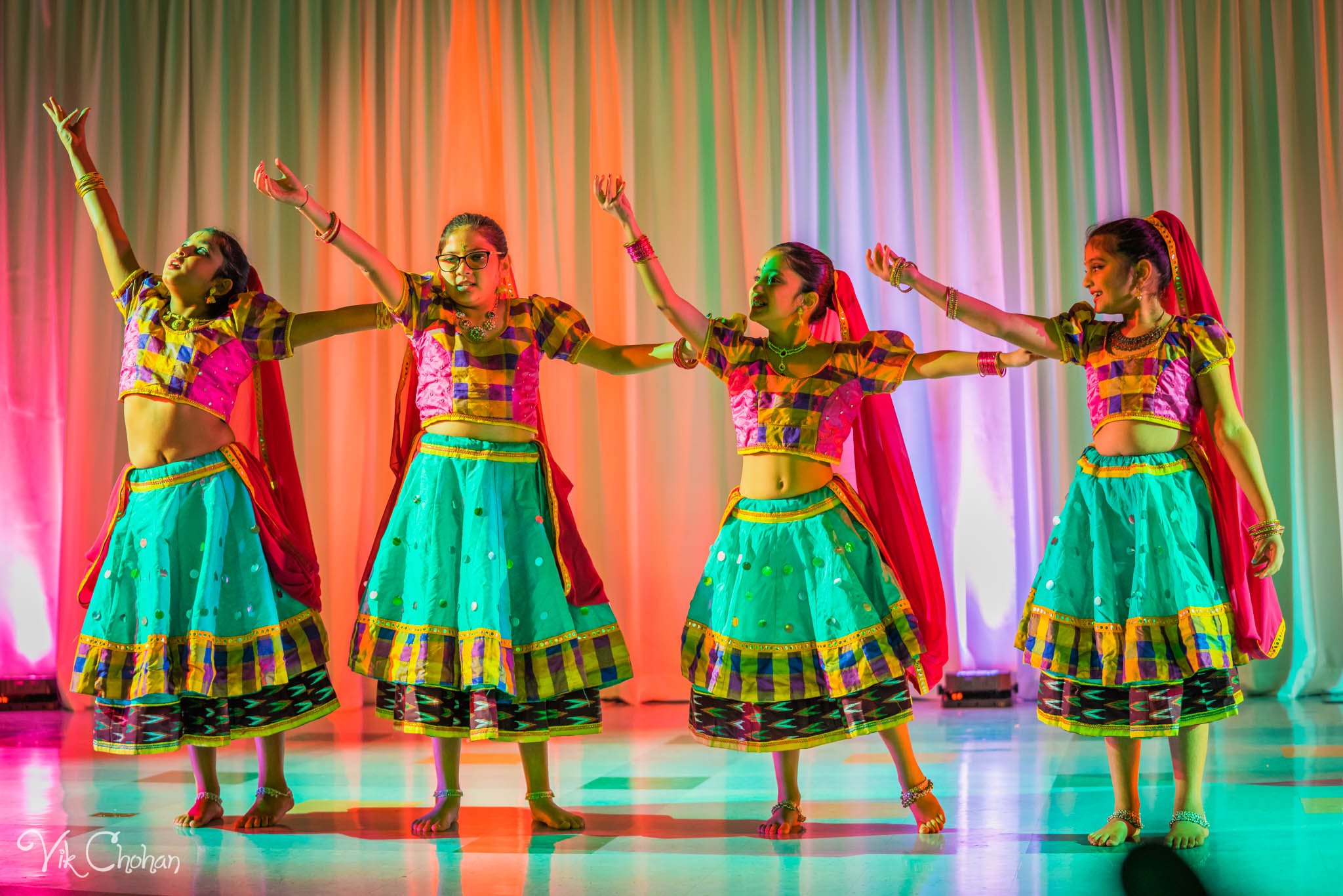 2022-11-05-Nritya-Academy-of-Indian-Dances-FOILV-Diwali-Dhamaka-Vik-Chohan-Photography-Photo-Booth-Social-Media-VCP-400.jpg