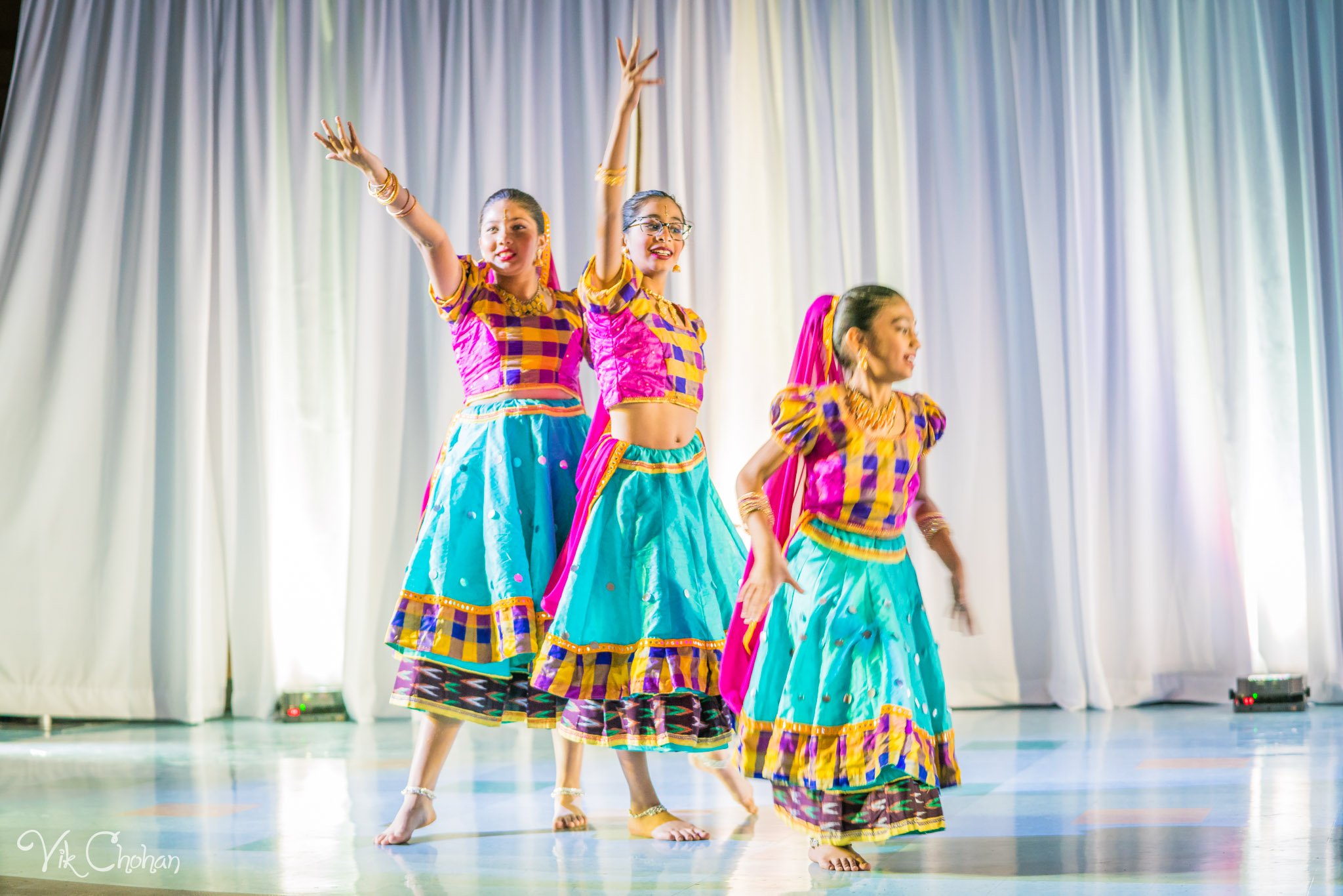 2022-11-05-Nritya-Academy-of-Indian-Dances-FOILV-Diwali-Dhamaka-Vik-Chohan-Photography-Photo-Booth-Social-Media-VCP-402.jpg